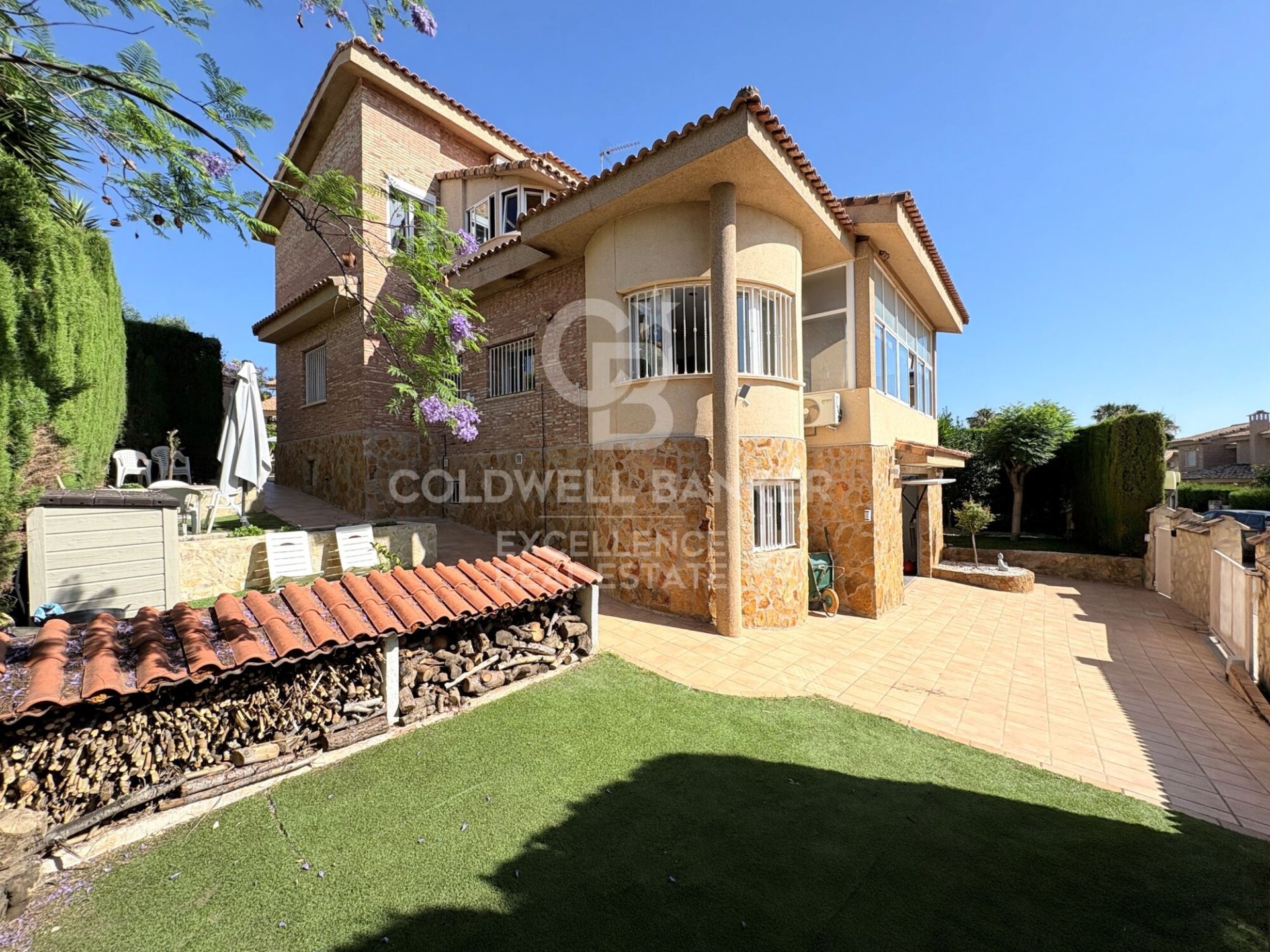 Villa in Chiva, Valencia, Spain 5 bedrooms, 350 sq.m. No. 178390