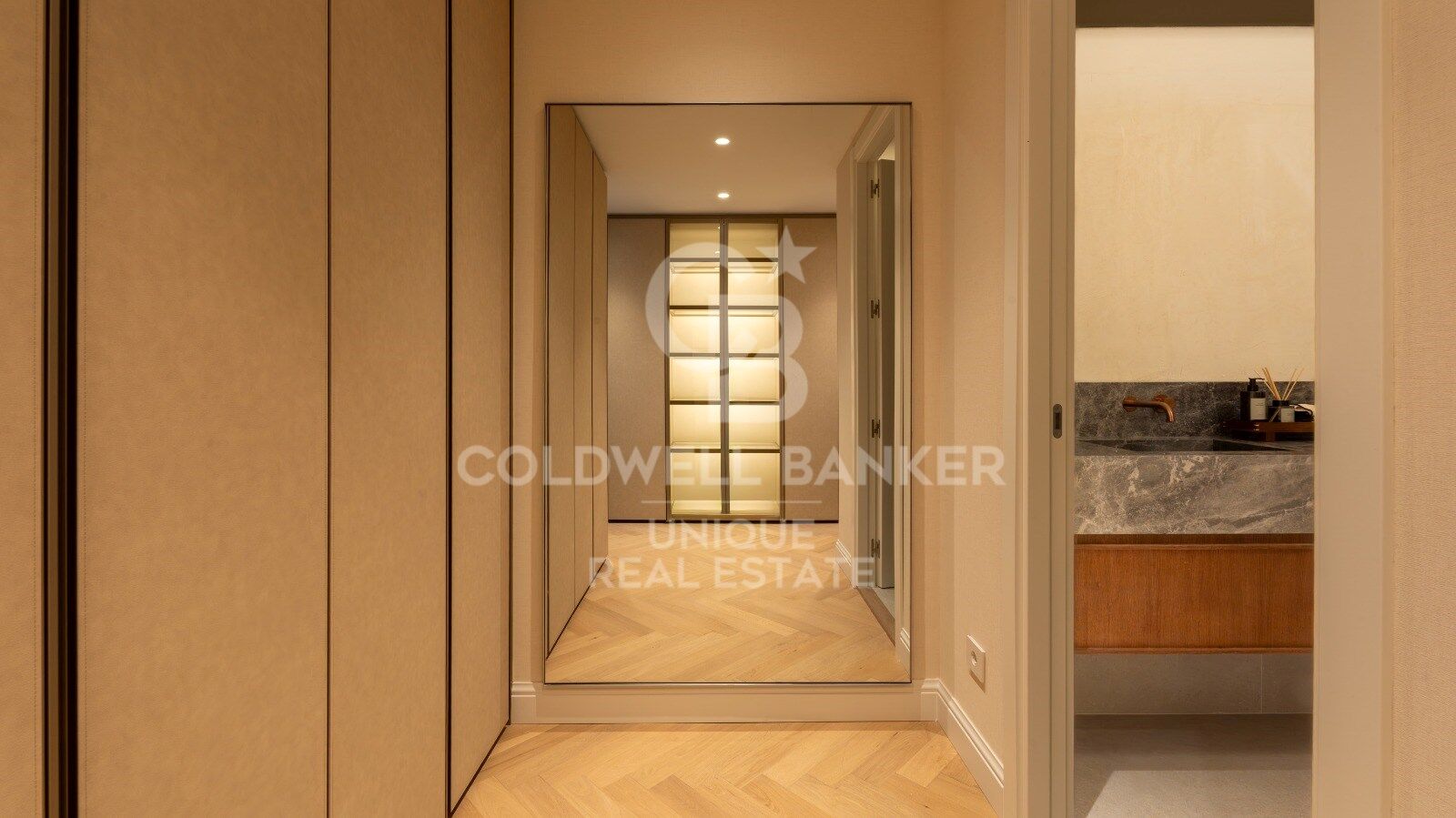 Apartment à Madrid, Espagne 3 chambres, 173 m2 No. 178395