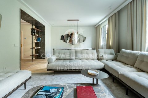 Apartament w Madrid, Hiszpania 3 sypialnie, 173 mkw. nr 178395