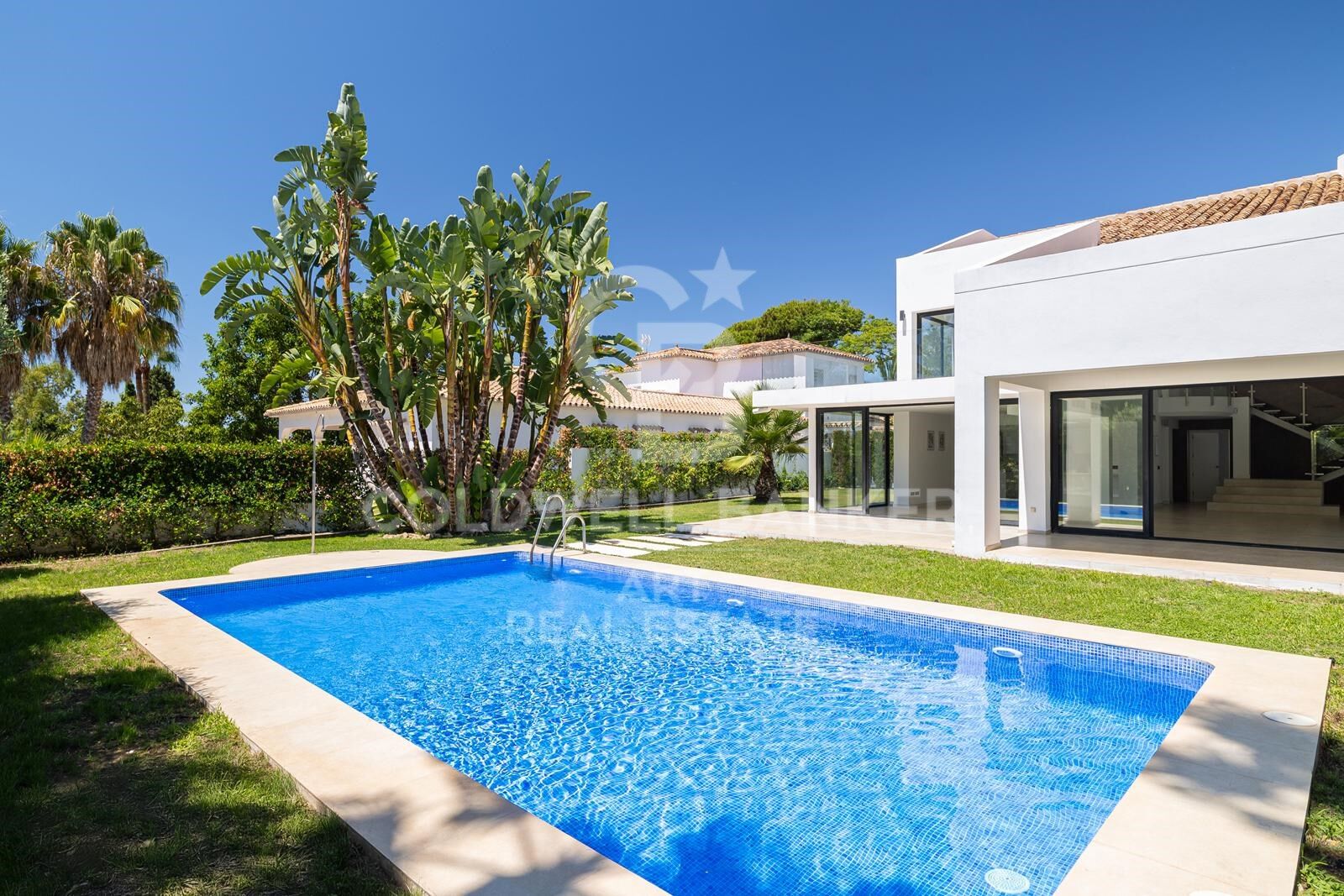 Huvila Marbella, Malaga, Espanja 4 makuuhuonetta, 388 m2 No. 158139
