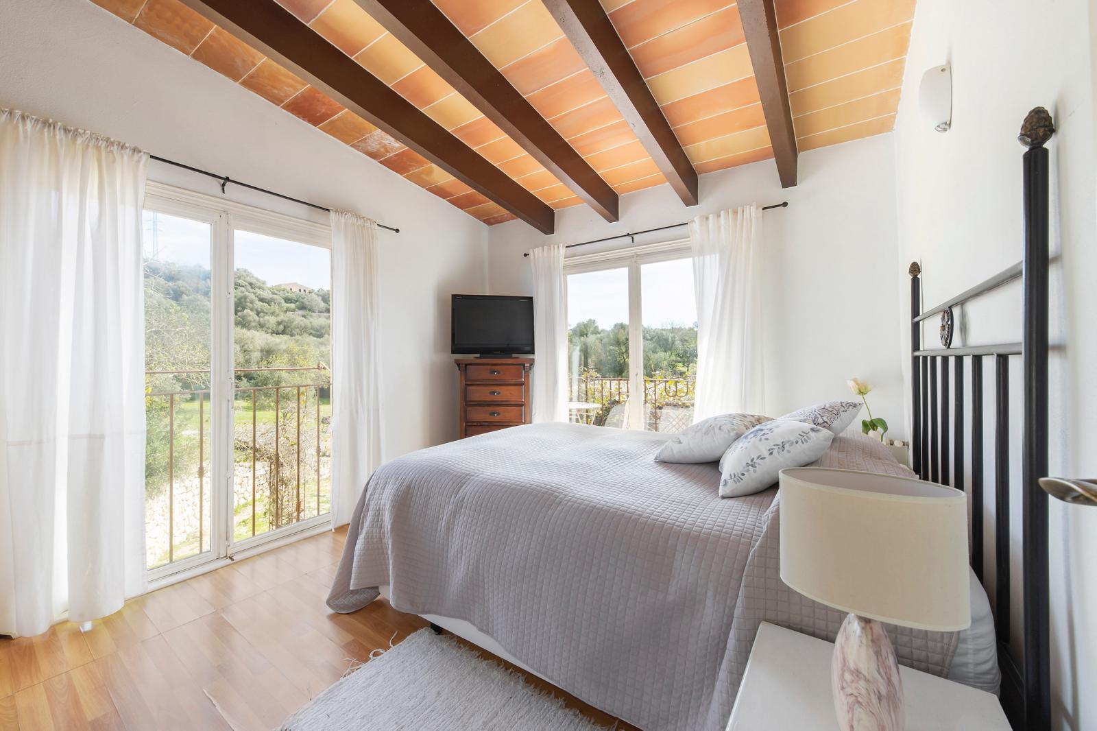 Finca in Manacor, Mallorca, Spain 4 bedrooms, 450 sq.m. No. 147481