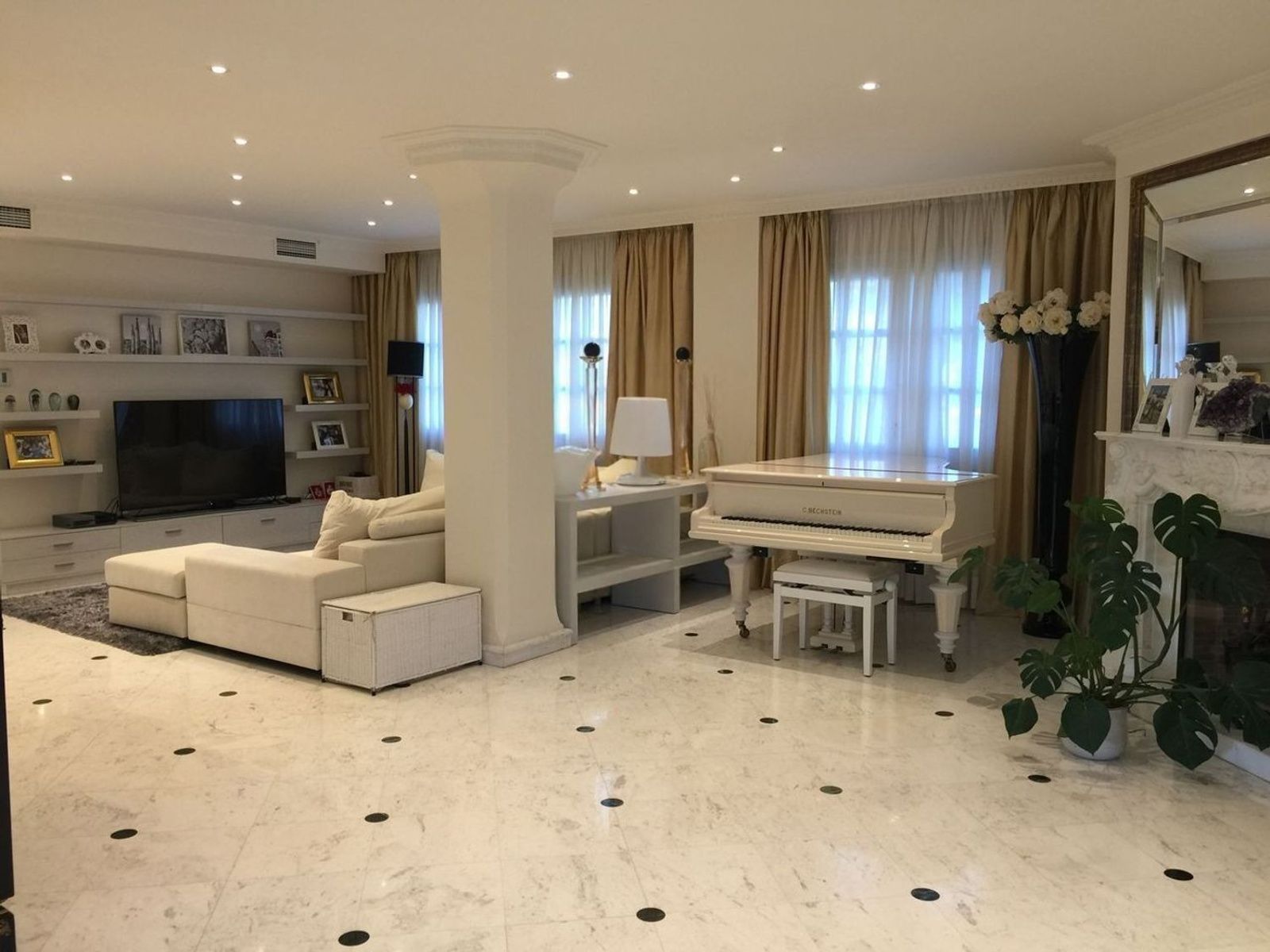 Talo Castelldefels, Barcelona, Espanja 7 makuuhuonetta, 642 m2 No. 168976