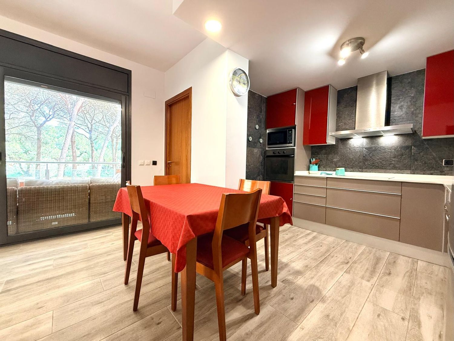 Apartamento en España 3 dormitorios, 90 m2 No. 168979