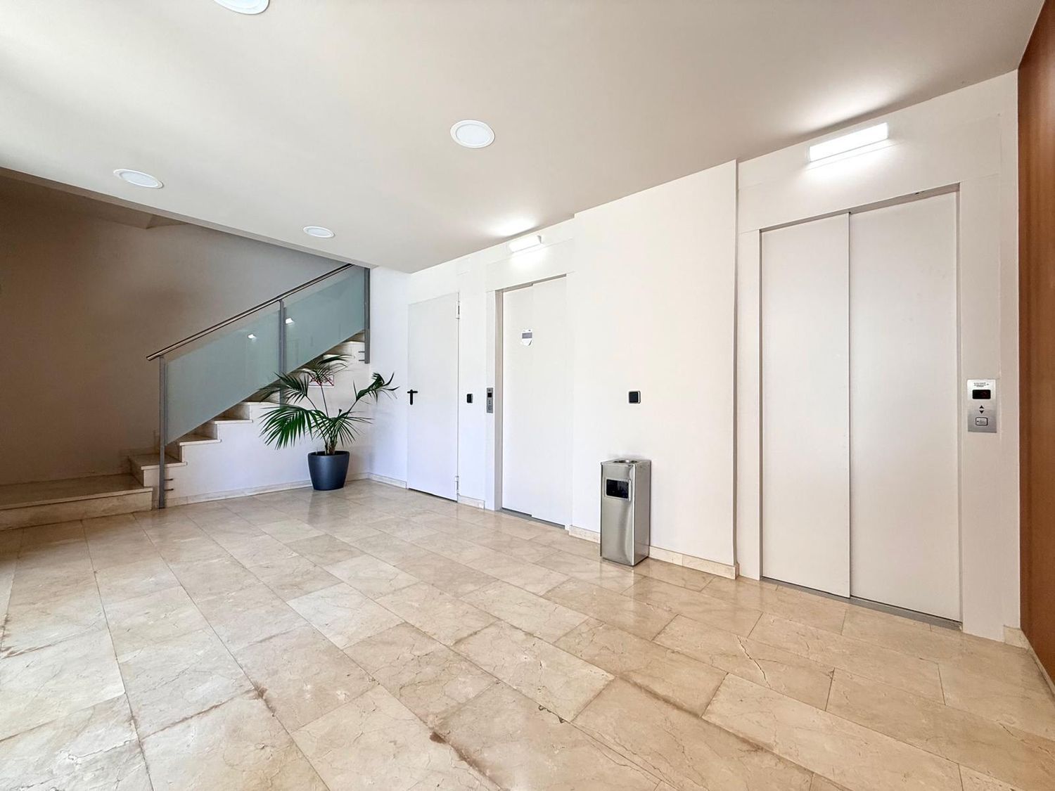 Apartamento en España 3 dormitorios, 90 m2 No. 168979
