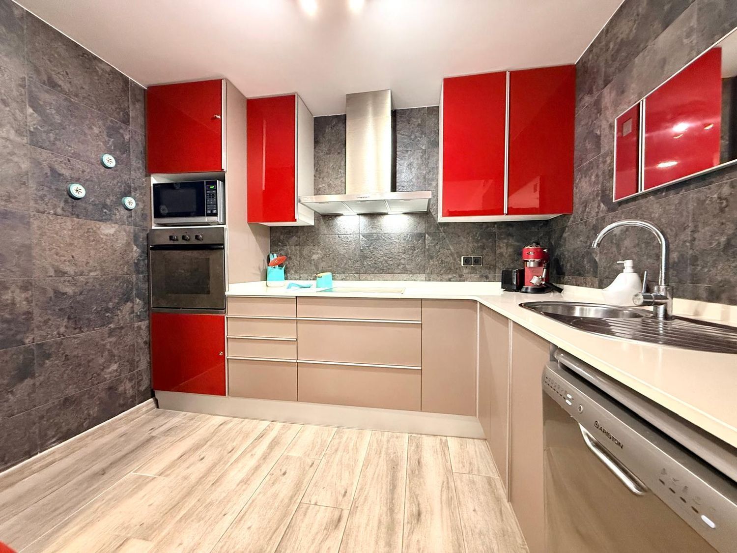Apartamento en España 3 dormitorios, 90 m2 No. 168979
