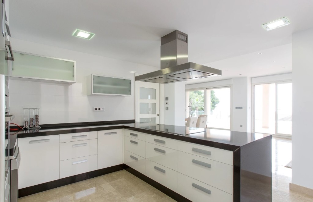 Villa in Moraira, Alicante, Spain 4 bedrooms, 559 sq.m. No. 145033