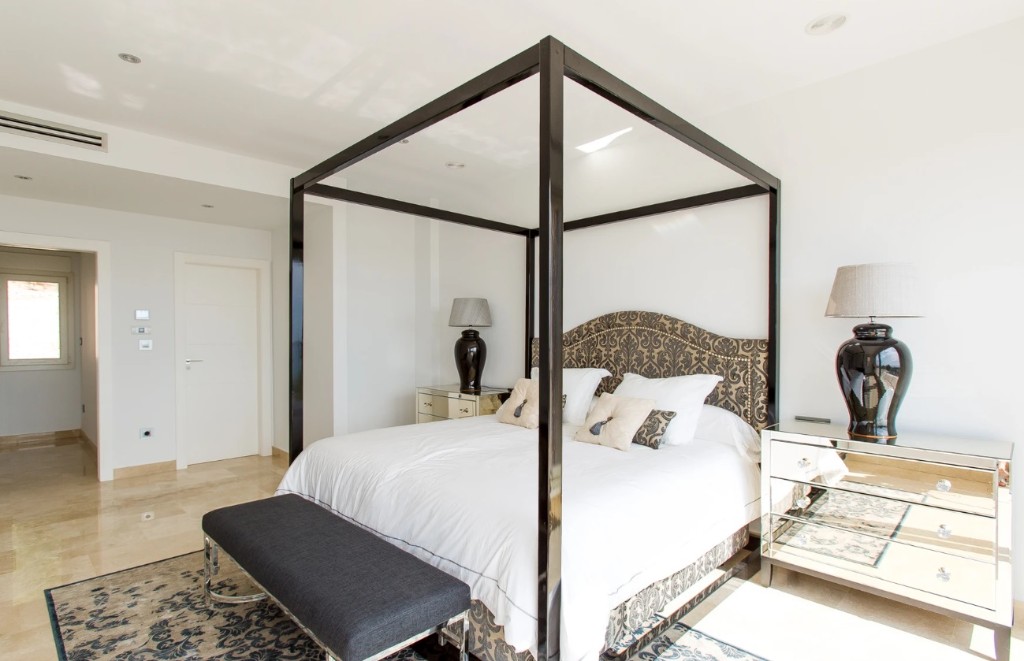 Villa in Moraira, Alicante, Spain 4 bedrooms, 559 sq.m. No. 145033
