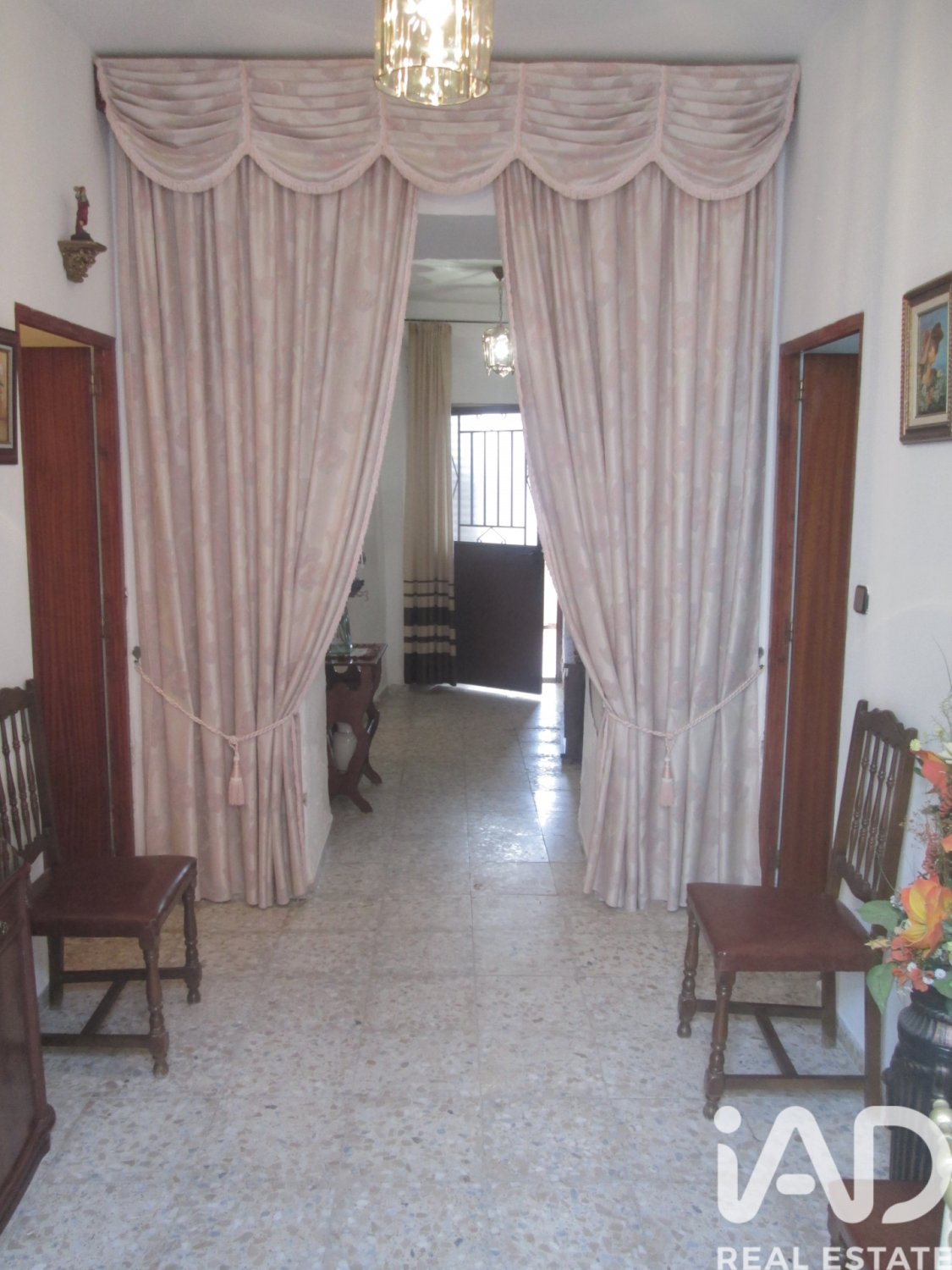 Villa in Santiago De Calatrava, Jaen, Spain 6 bedrooms, 298 sq.m. No. 185474