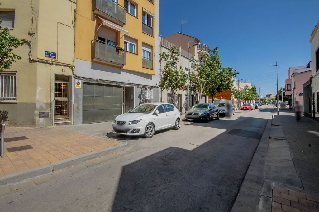 Talo Terrassa, Barcelona, Espanja 4 makuuhuonetta, 230 m2 No. 177859