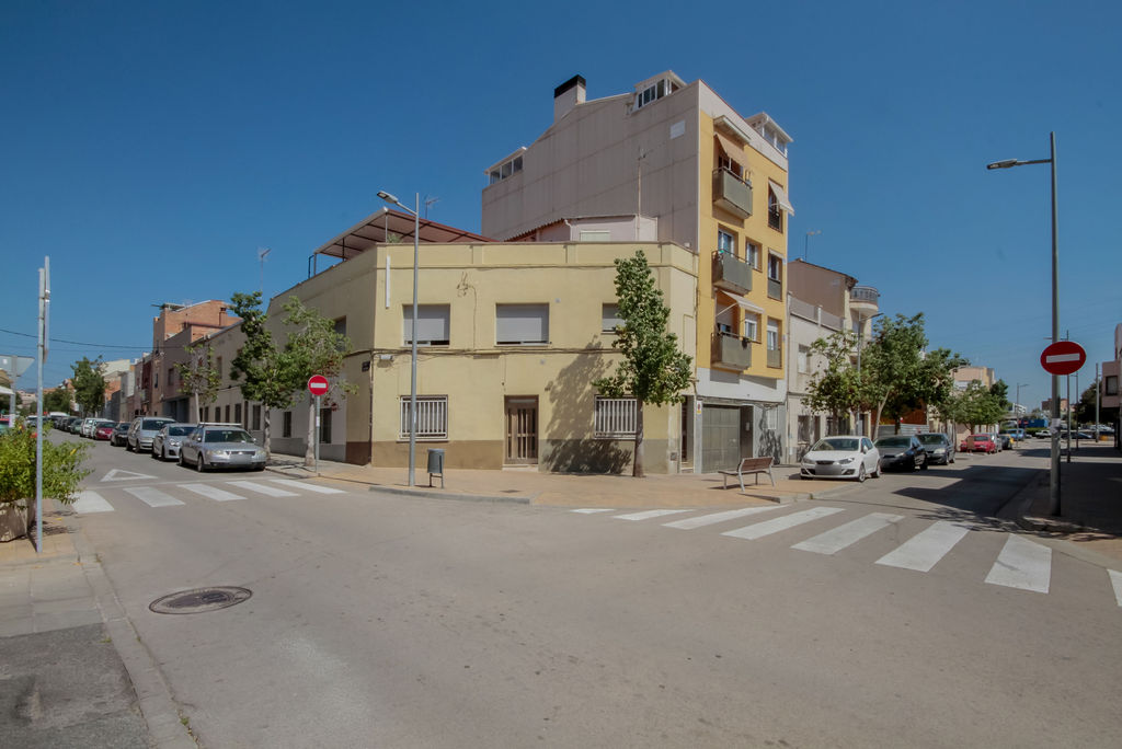 Talo Terrassa, Barcelona, Espanja 4 makuuhuonetta, 230 m2 No. 177859