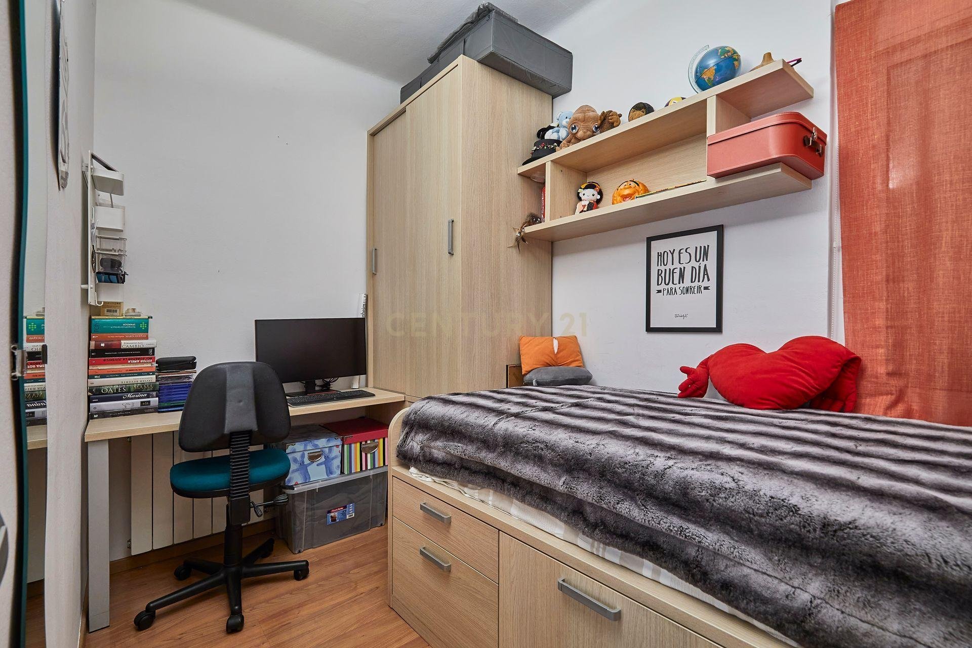 Apartment in Barcelona, Spain 4 bedrooms, 84 sq.m. No. 177856