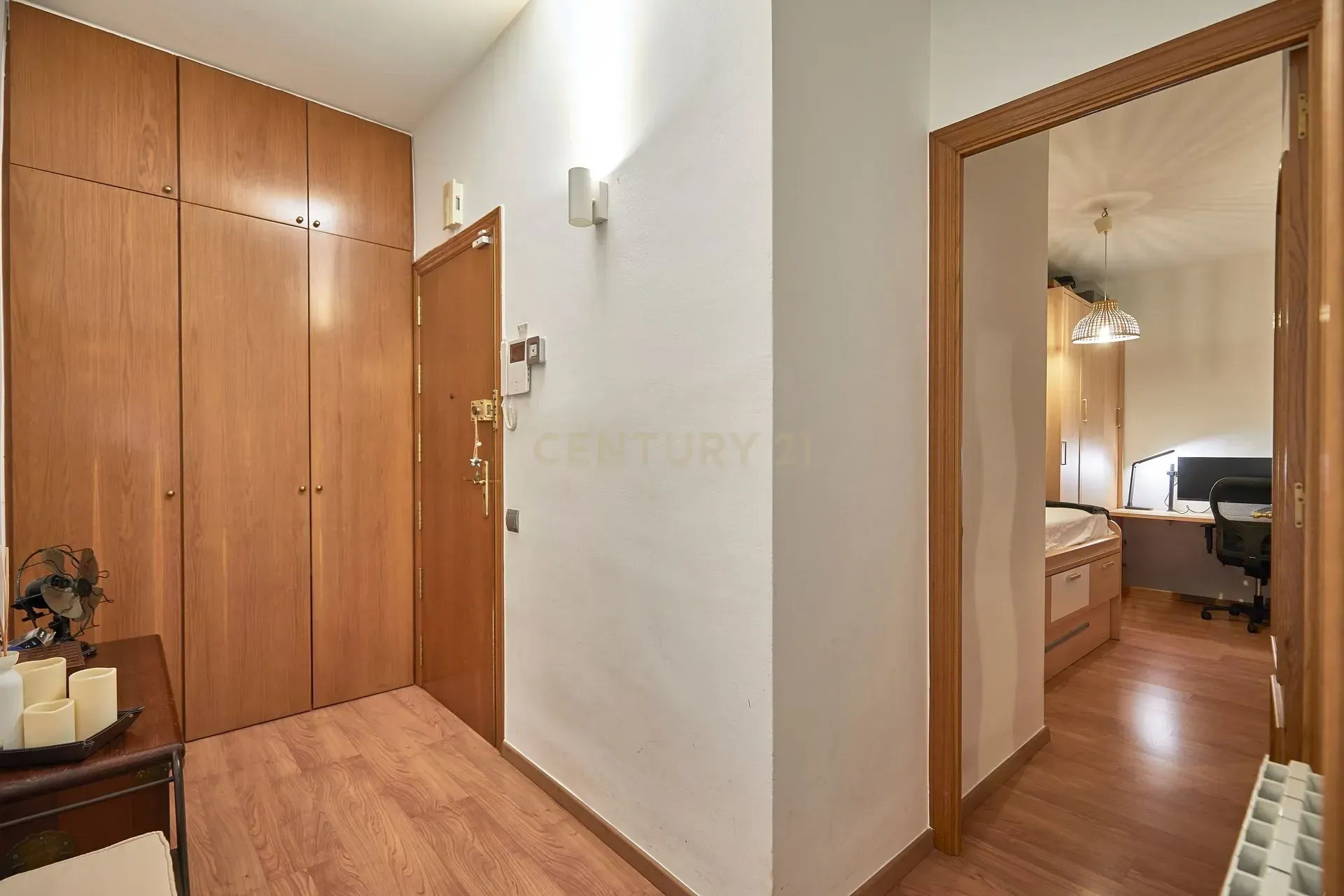 Apartment in Barcelona, Spain 4 bedrooms, 84 sq.m. No. 177856