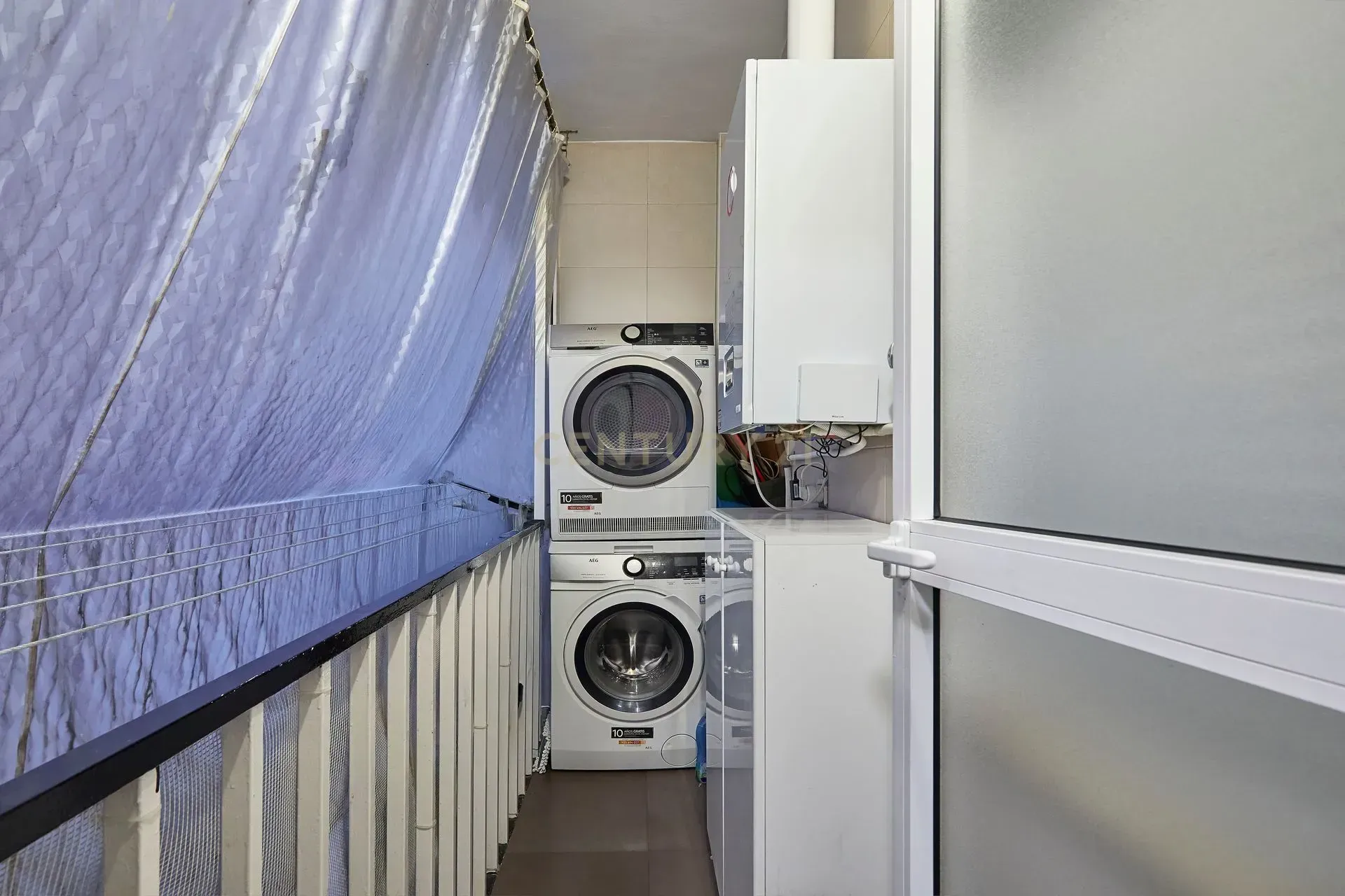 Apartment in Barcelona, Spain 4 bedrooms, 84 sq.m. No. 177856