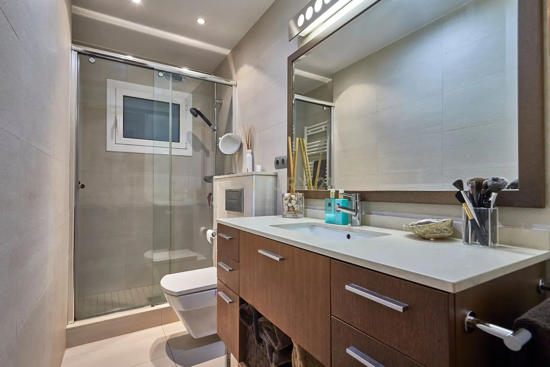 Apartment in Barcelona, Spain 4 bedrooms, 84 sq.m. No. 177856