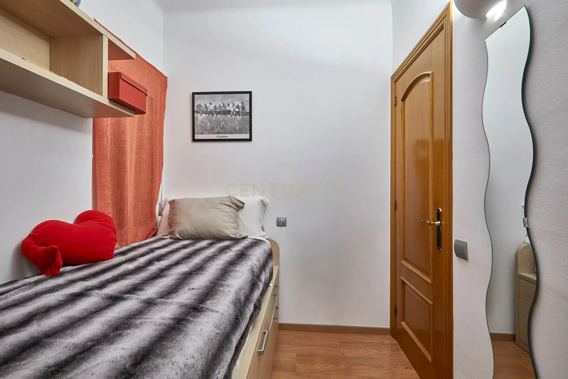 Apartment in Barcelona, Spain 4 bedrooms, 84 sq.m. No. 177856