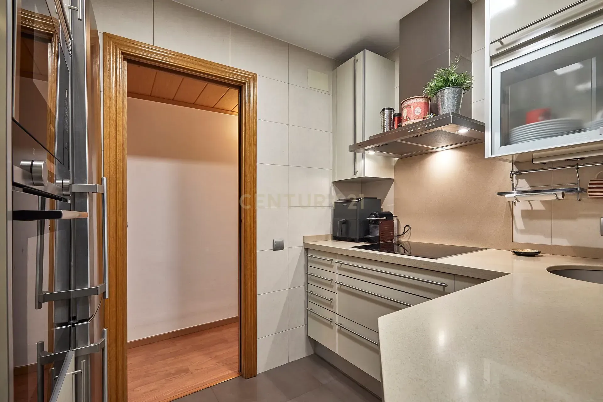 Apartment in Barcelona, Spain 4 bedrooms, 84 sq.m. No. 177856