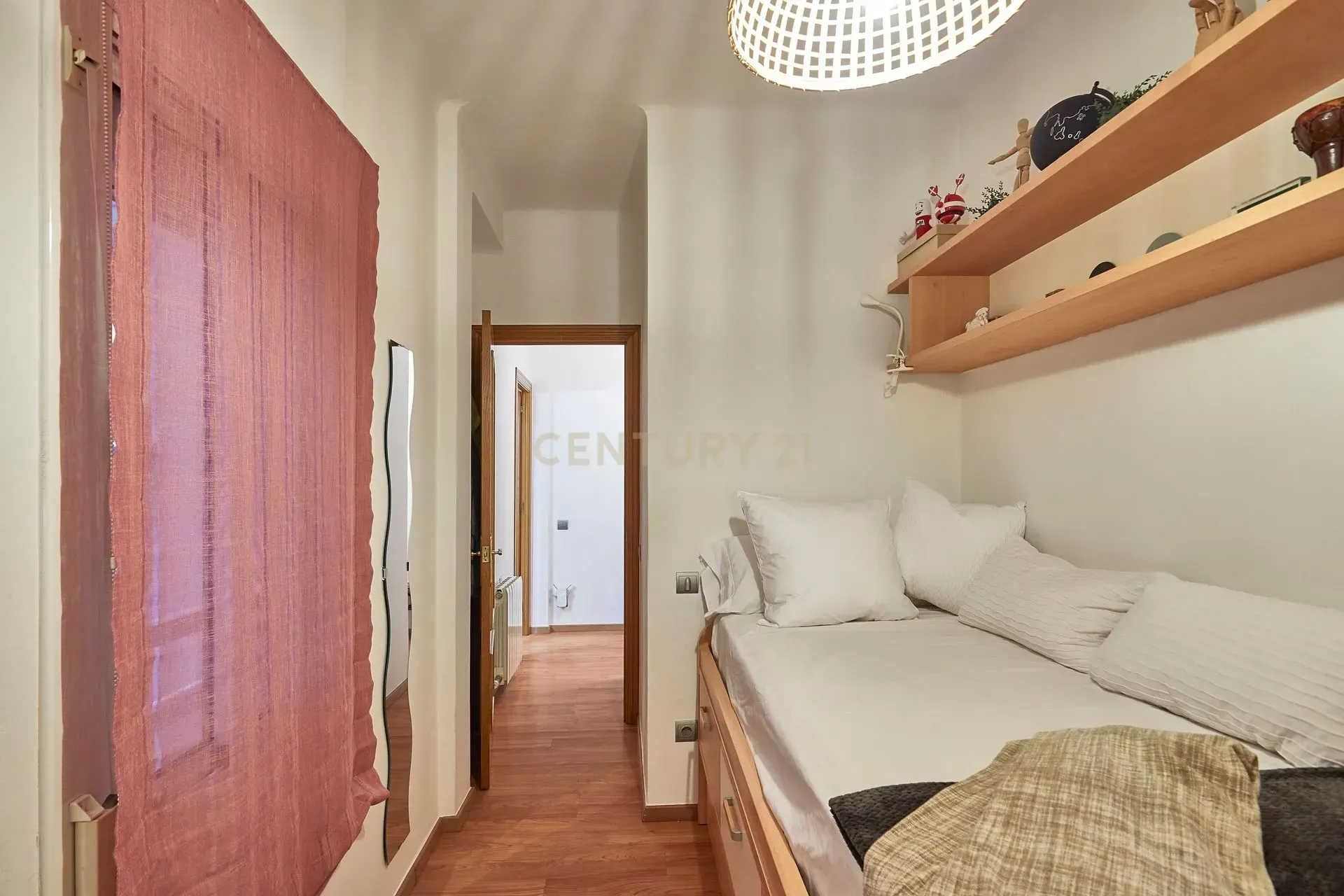Apartment in Barcelona, Spain 4 bedrooms, 84 sq.m. No. 177856