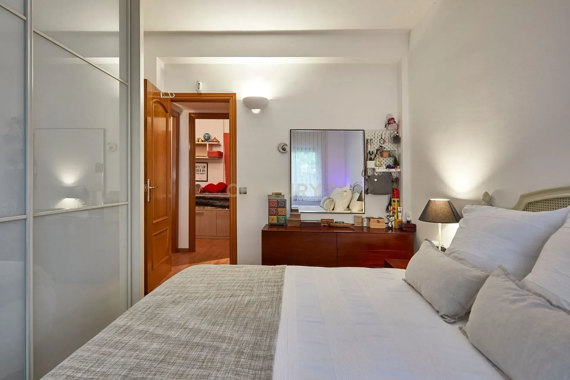 Apartment in Barcelona, Spain 4 bedrooms, 84 sq.m. No. 177856