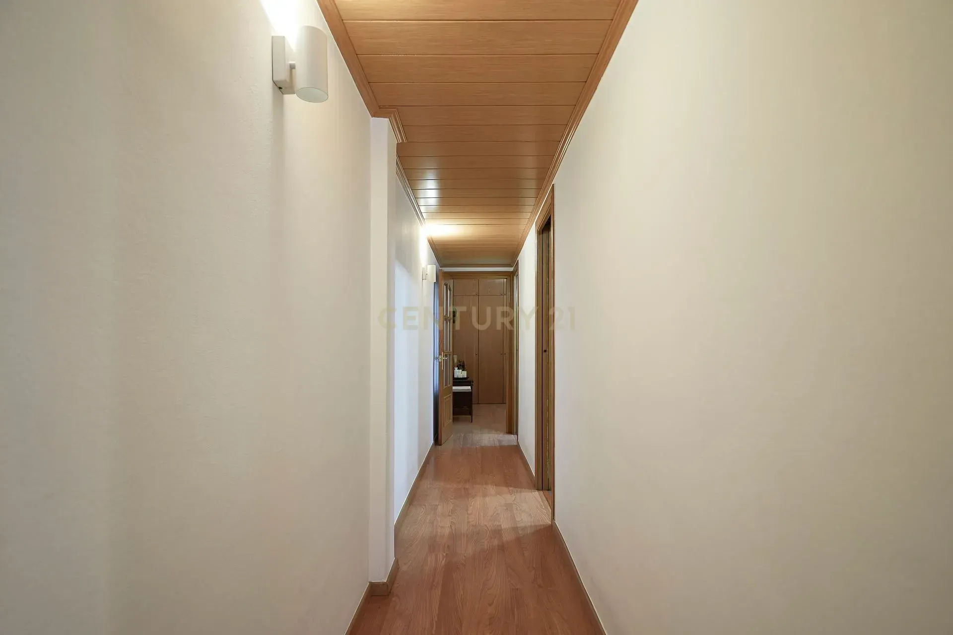 Apartment in Barcelona, Spain 4 bedrooms, 84 sq.m. No. 177856