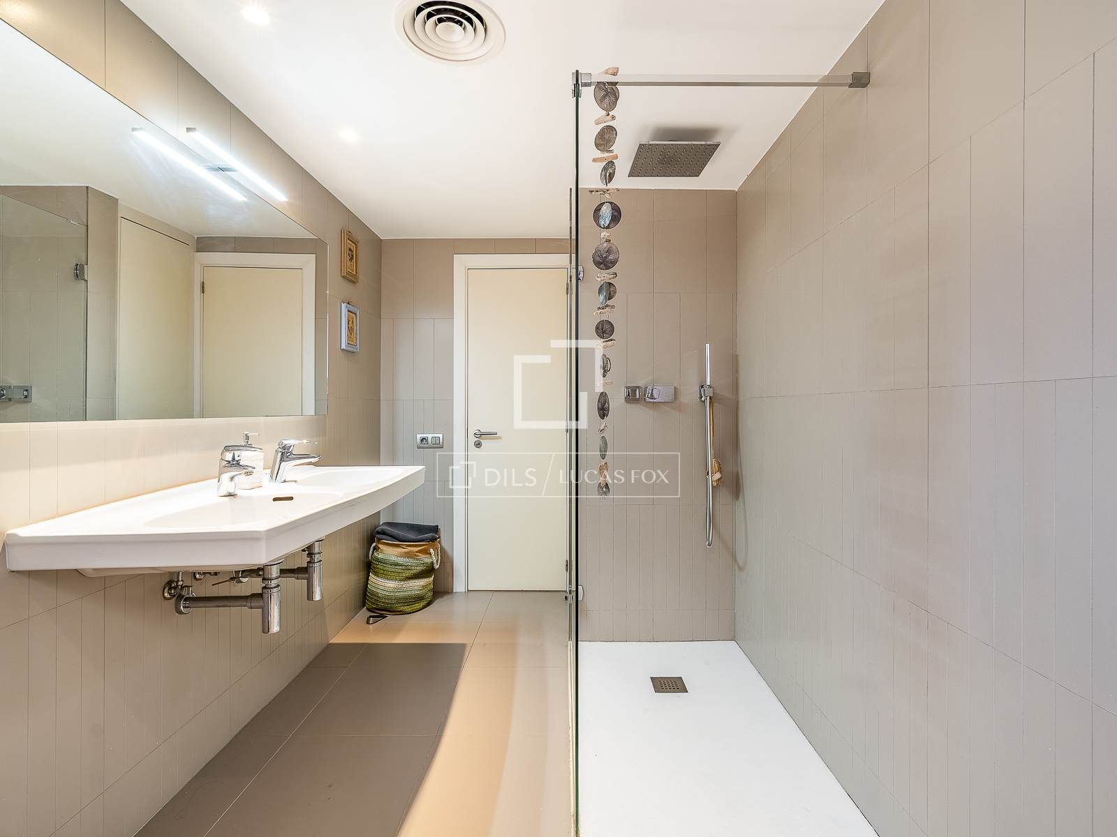 Dzīvoklis Barcelona, Spānijā 6 istabas, 320 m2 Nr. 150329
