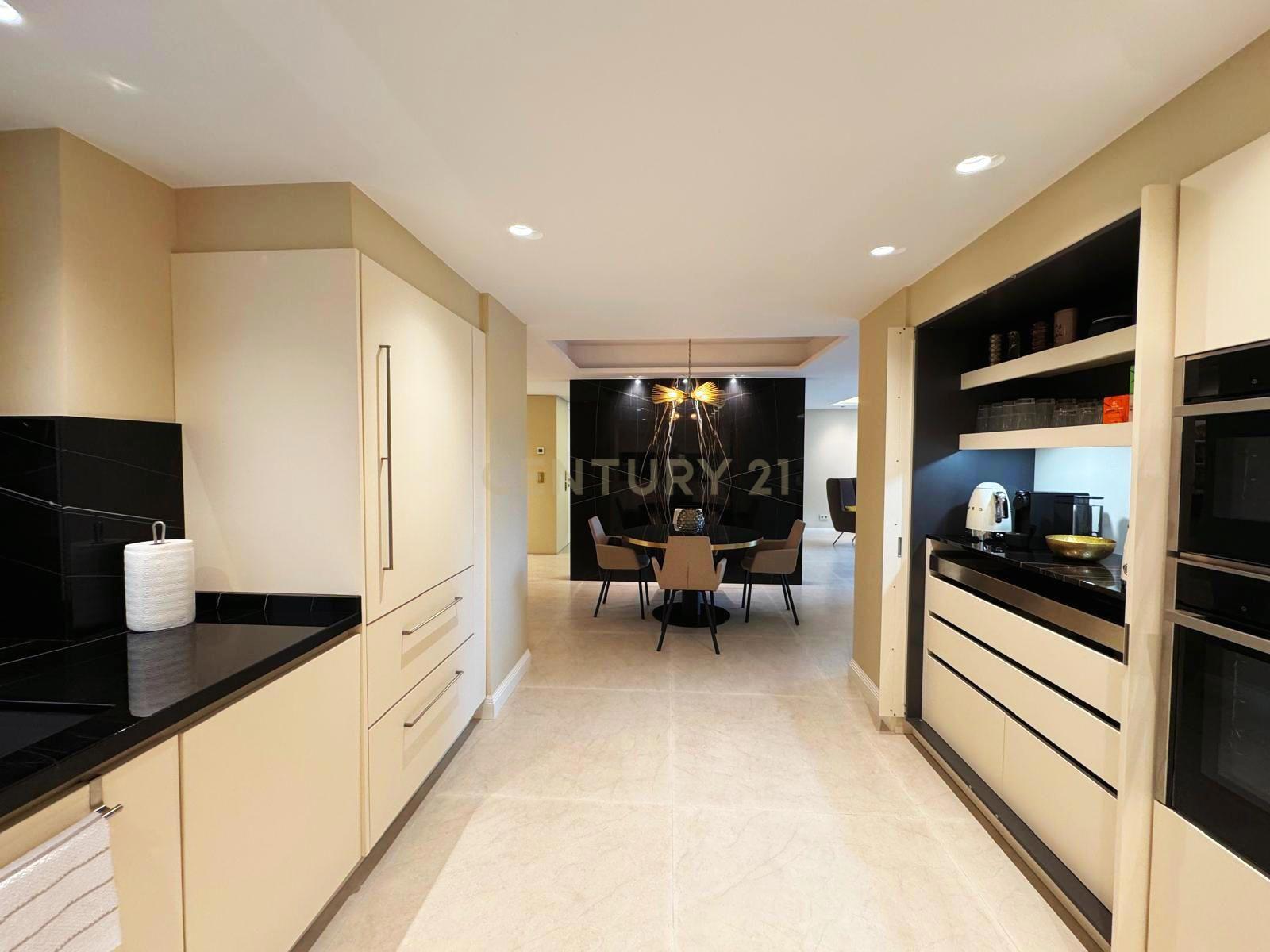 Appartamento a Barcelona, Spagna 4 camere da letto, 343 mq. N° 167119