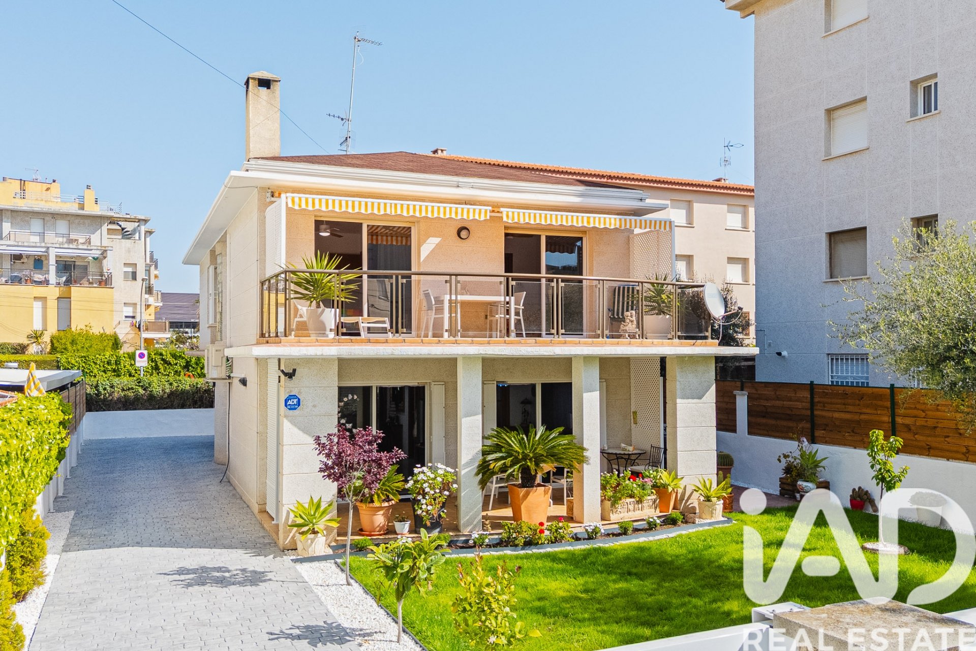 Hus i Cunit, Tarragona, Spanien 4 sovrum, 212 kvm. Nr. 172714