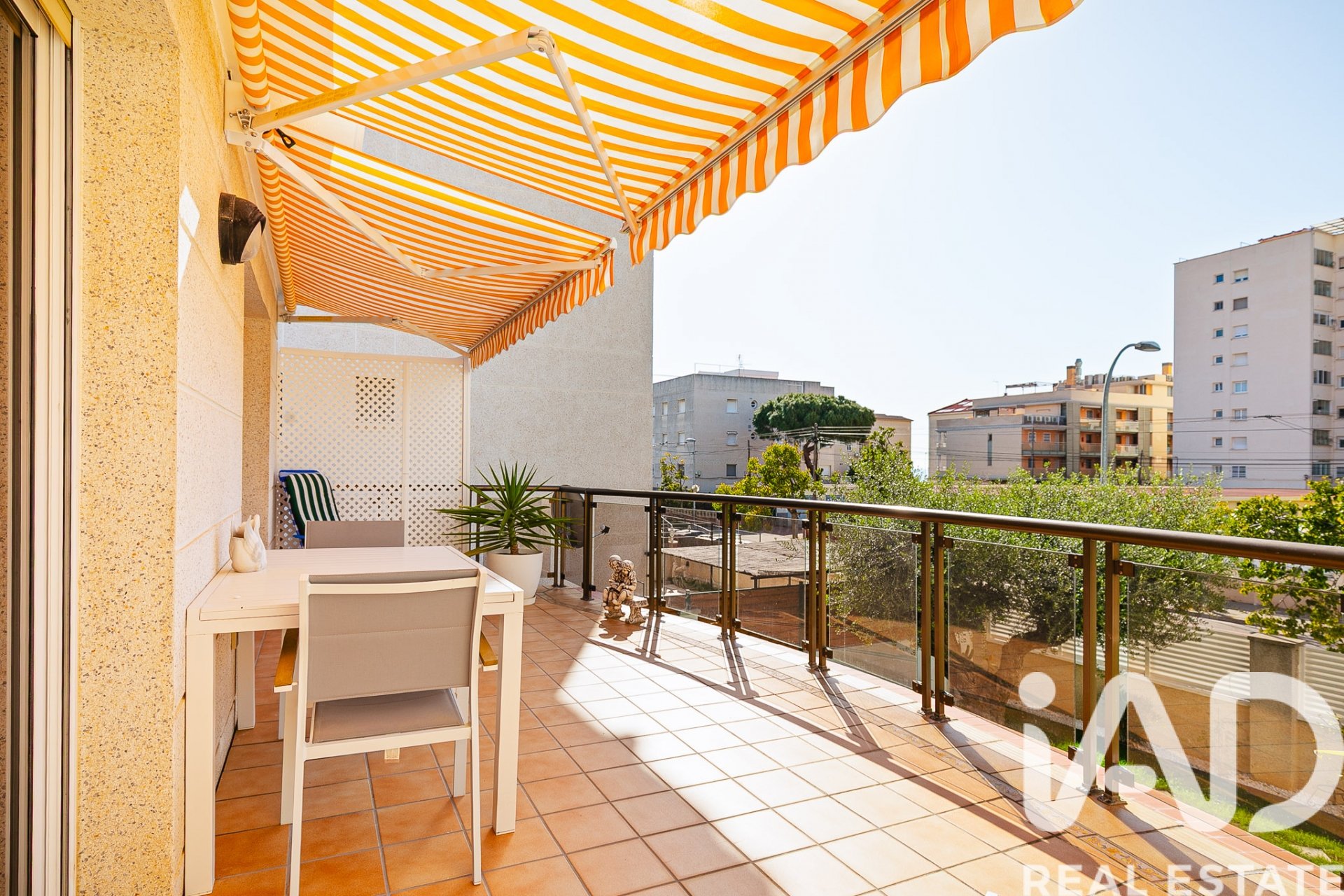 Hus i Cunit, Tarragona, Spanien 4 sovrum, 212 kvm. Nr. 172714