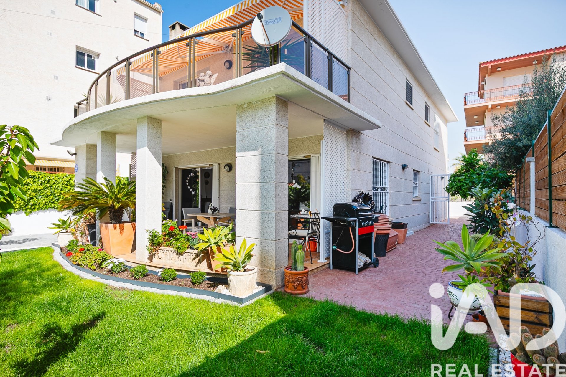 Hus i Cunit, Tarragona, Spanien 4 sovrum, 212 kvm. Nr. 172714
