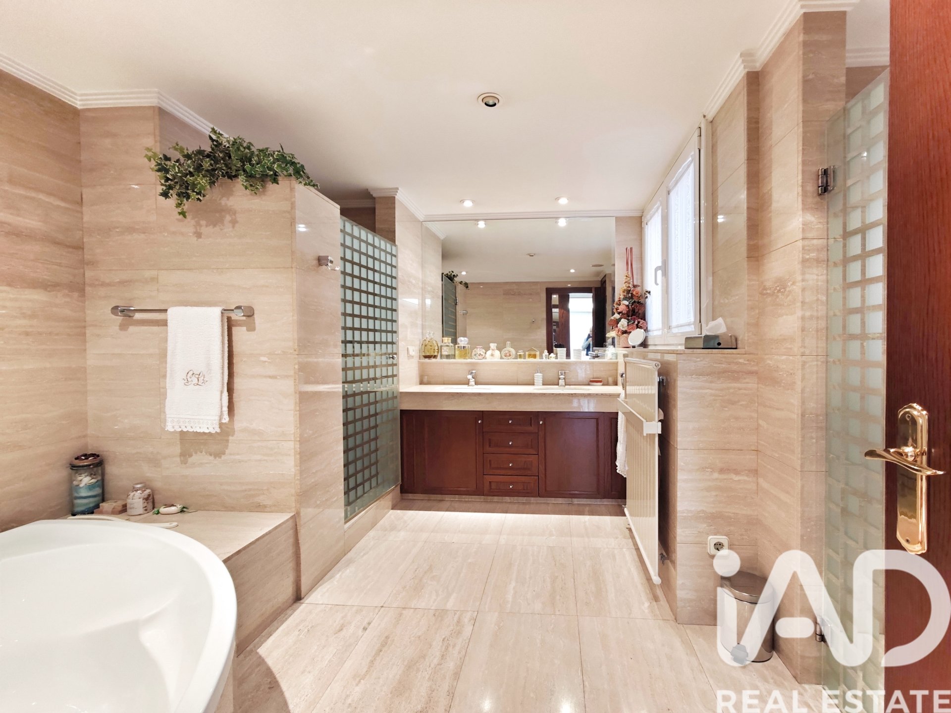 Apartment in Igualada, Barcelona, Spain 5 bedrooms, 544 sq.m. No. 172709