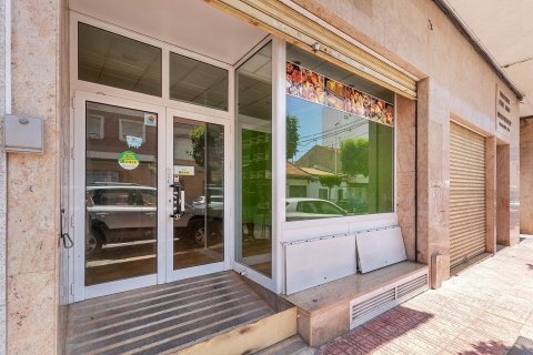 Commercial property in Torrevieja, Alicante, Spain No. 189852