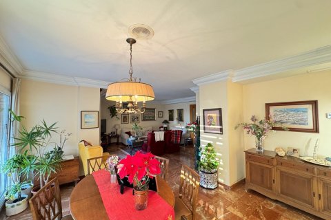 Apartament w Torrevieja, Alicante, Hiszpania 4 sypialnie, 256 mkw. nr 189847
