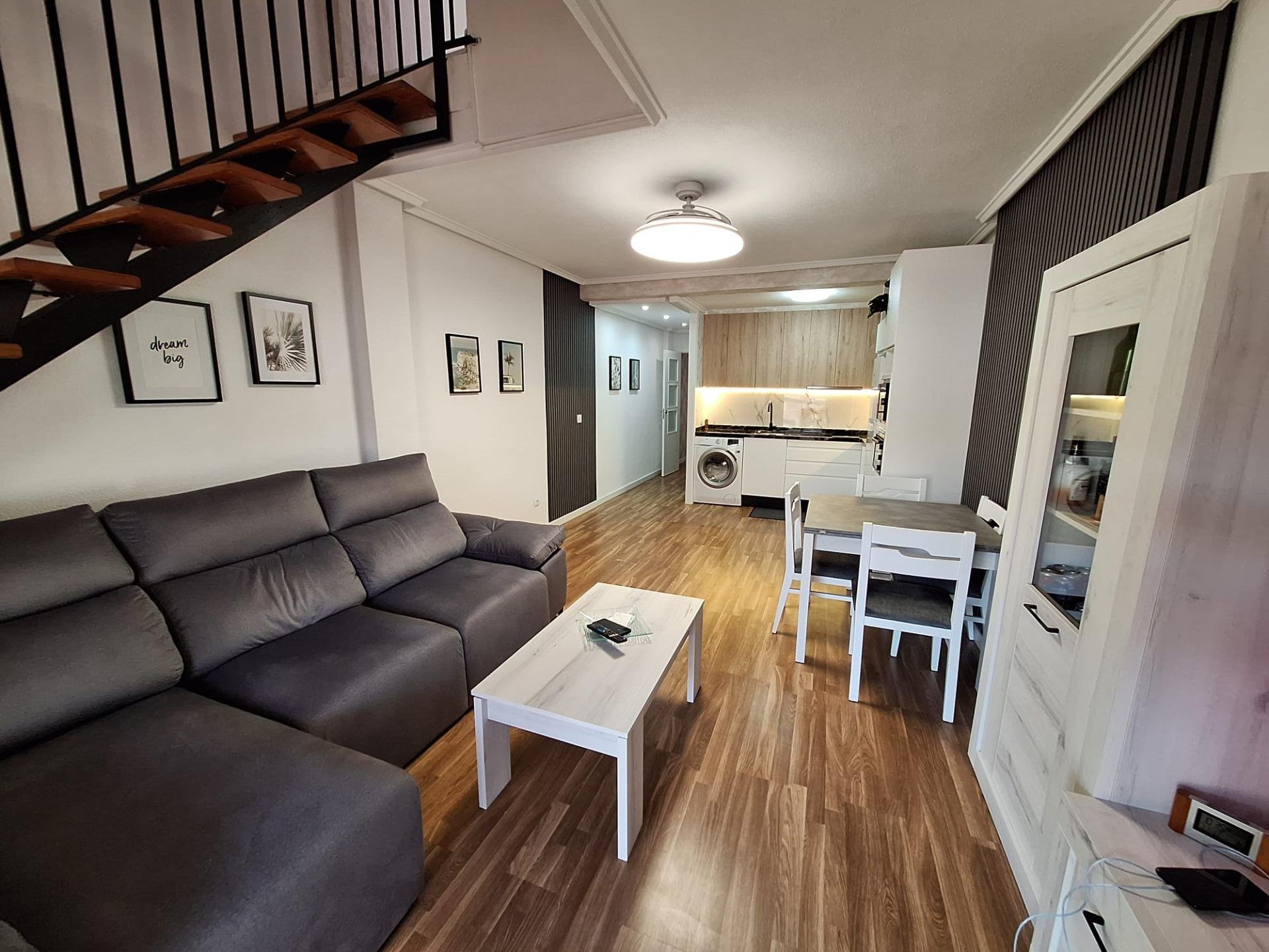 Apartamento en Torrevieja, Alicante, España 3 dormitorios, 100 m2 No. 189848