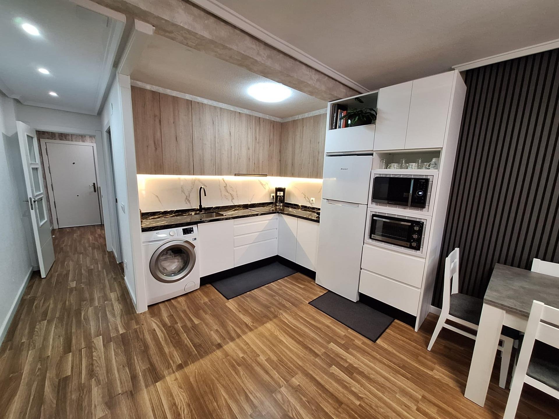Apartamento en Torrevieja, Alicante, España 3 dormitorios, 100 m2 No. 189848