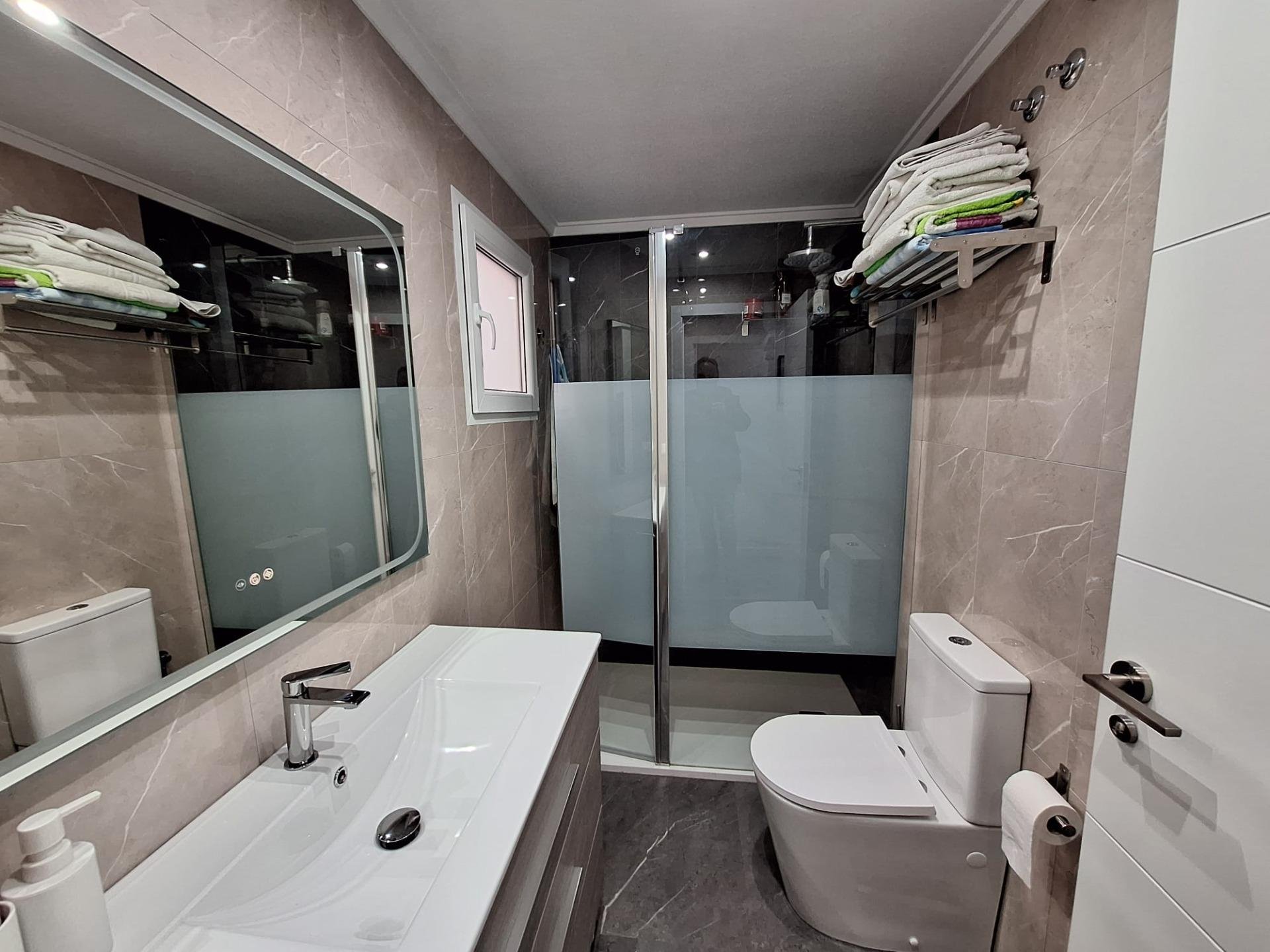 Apartamento en Torrevieja, Alicante, España 3 dormitorios, 100 m2 No. 189848