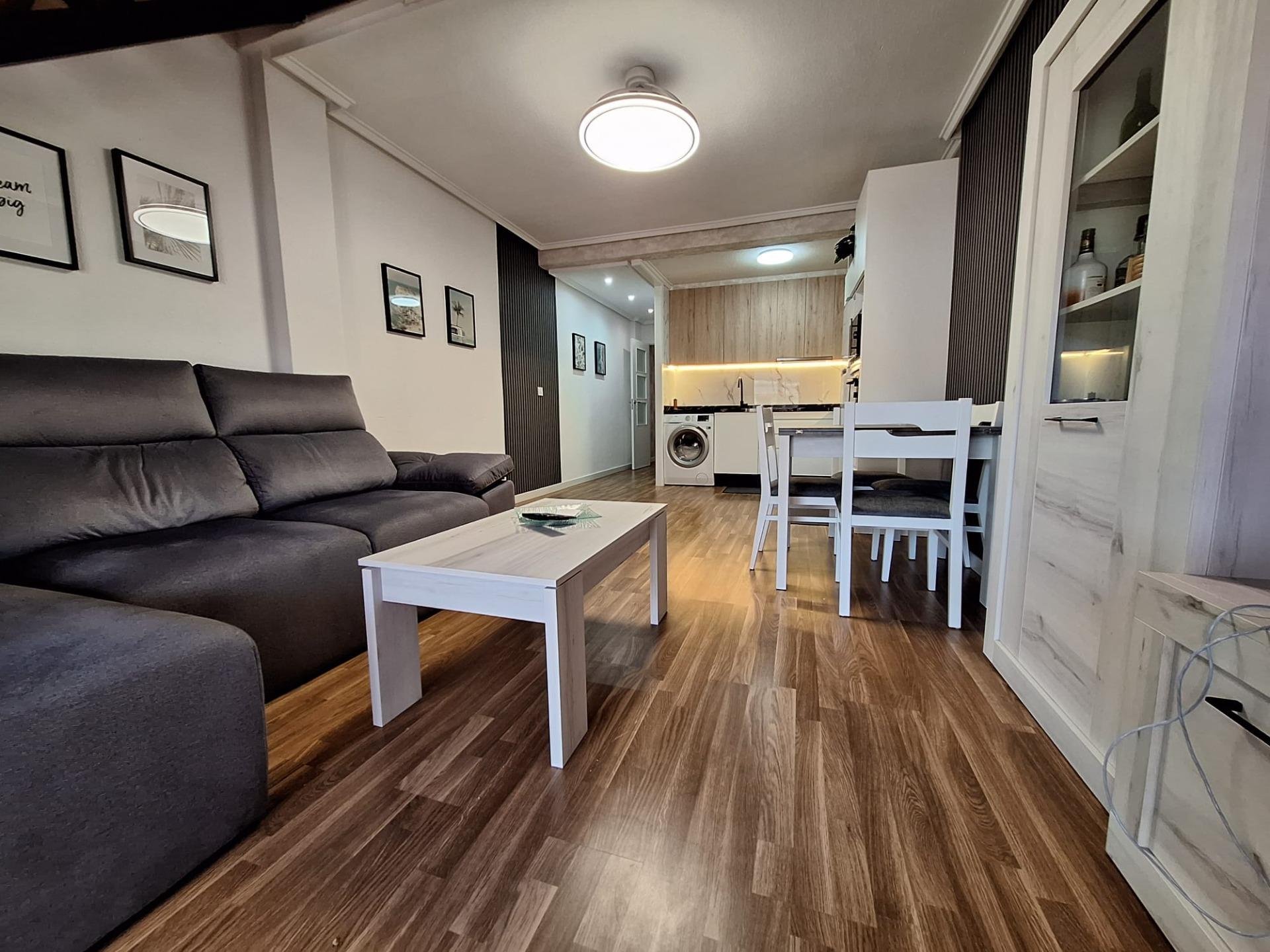 Apartamento en Torrevieja, Alicante, España 3 dormitorios, 100 m2 No. 189848