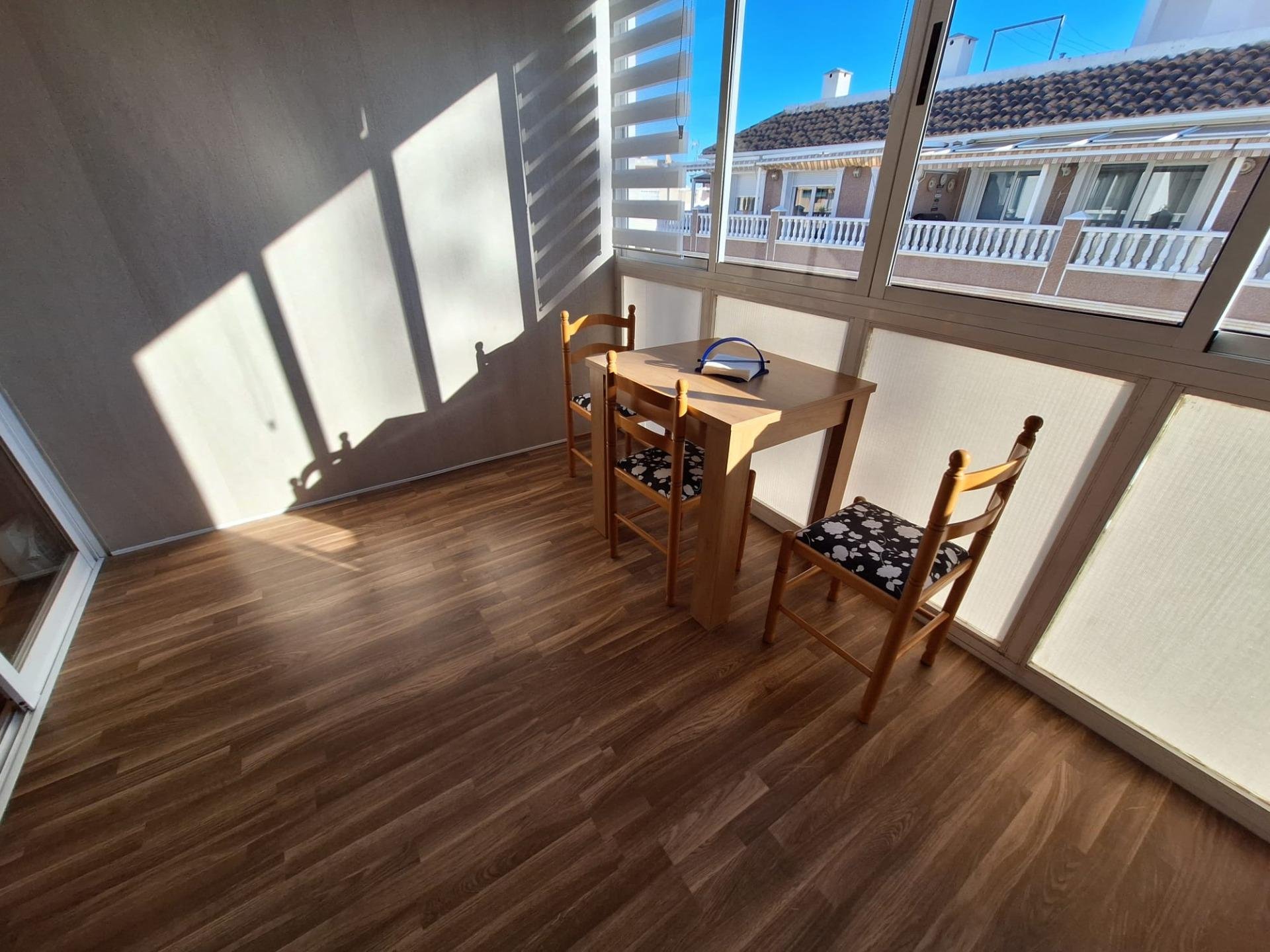 Apartamento en Torrevieja, Alicante, España 3 dormitorios, 100 m2 No. 189848