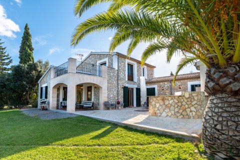 Finca a Alcudia, Mallorca, Spagna 5 camere da letto, 280 mq. N° 111750