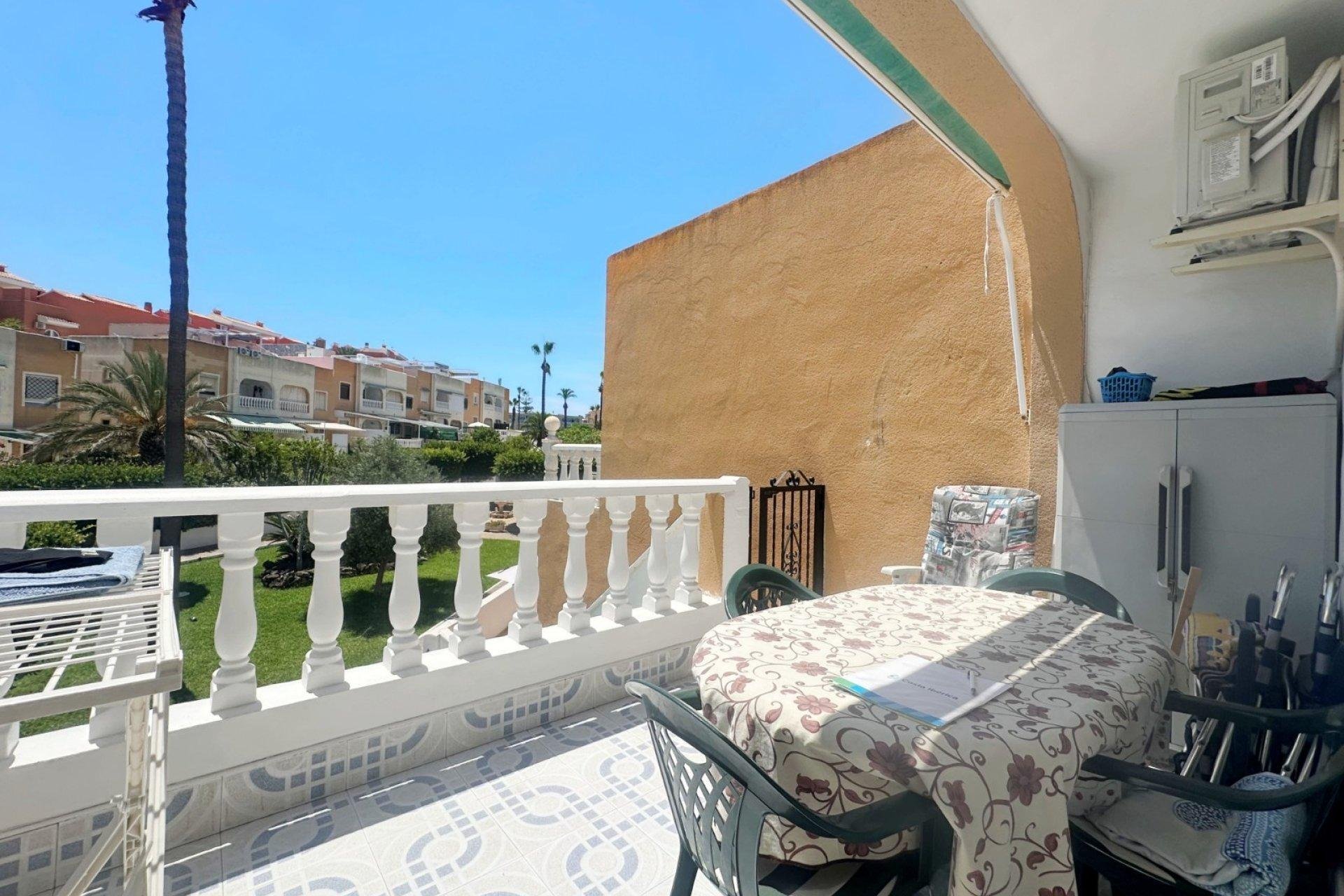 Bungalow in Torrevieja, Alicante, Spain 1 bedroom, 45 sq.m. No. 190578
