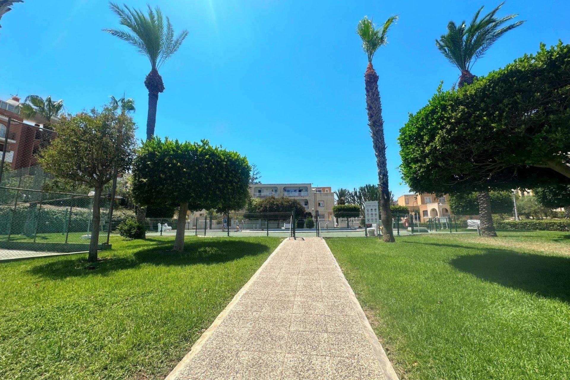 Bungalow in Torrevieja, Alicante, Spain 1 bedroom, 45 sq.m. No. 190578