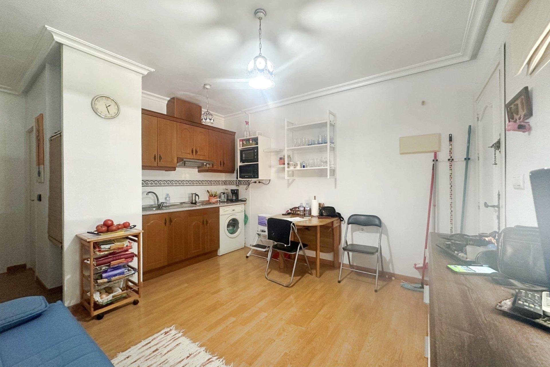 Bungalow in Torrevieja, Alicante, Spain 1 bedroom, 45 sq.m. No. 190578