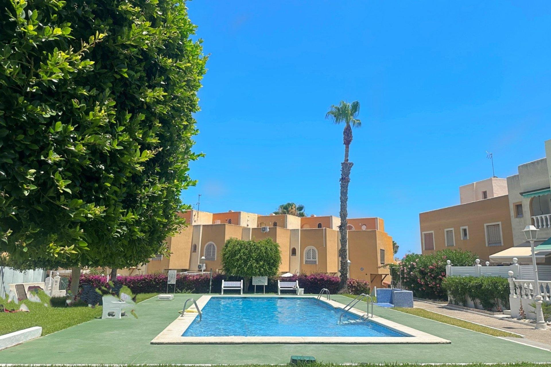 Bungalow in Torrevieja, Alicante, Spain 1 bedroom, 45 sq.m. No. 190578