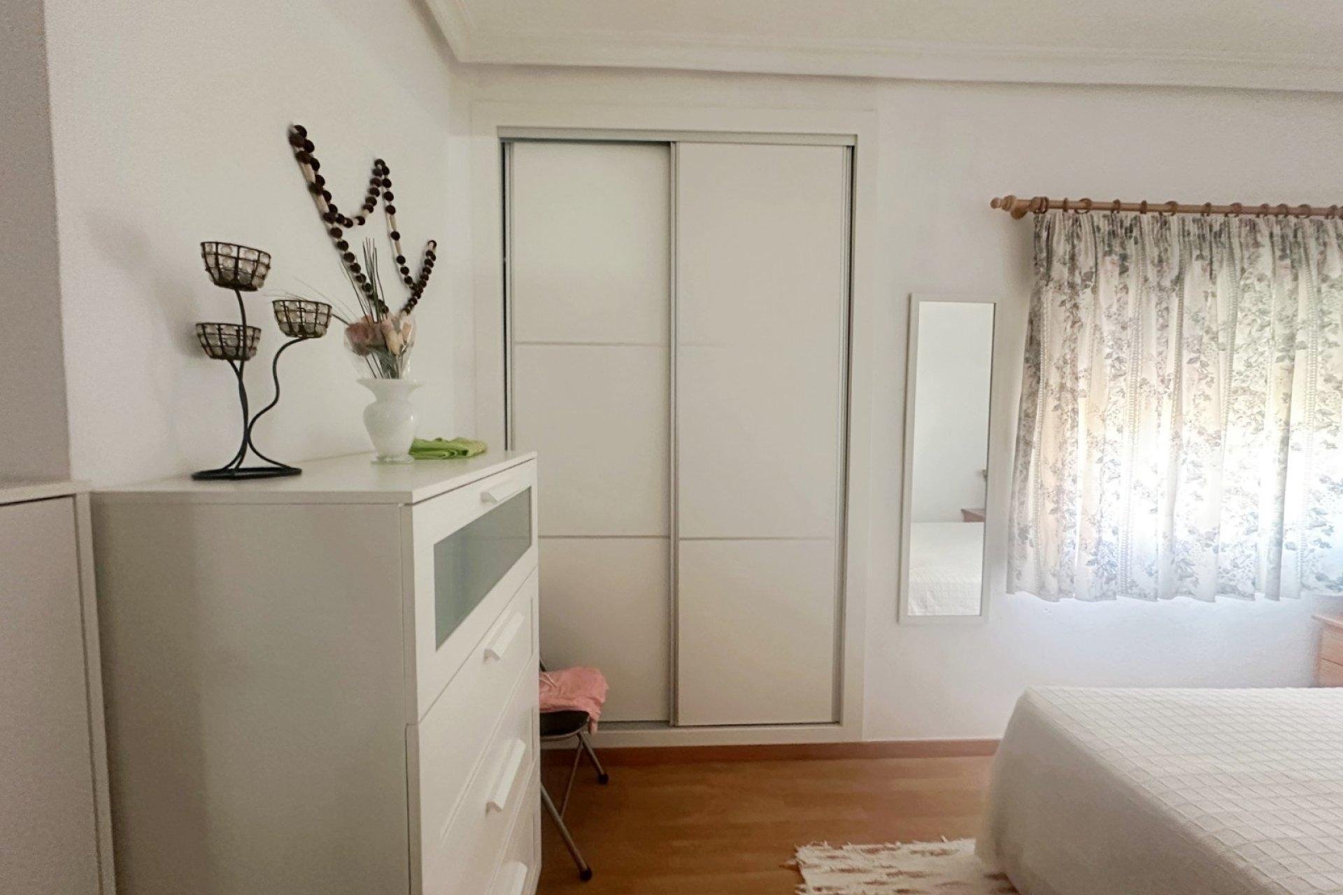 Bungalow in Torrevieja, Alicante, Spain 1 bedroom, 45 sq.m. No. 190578