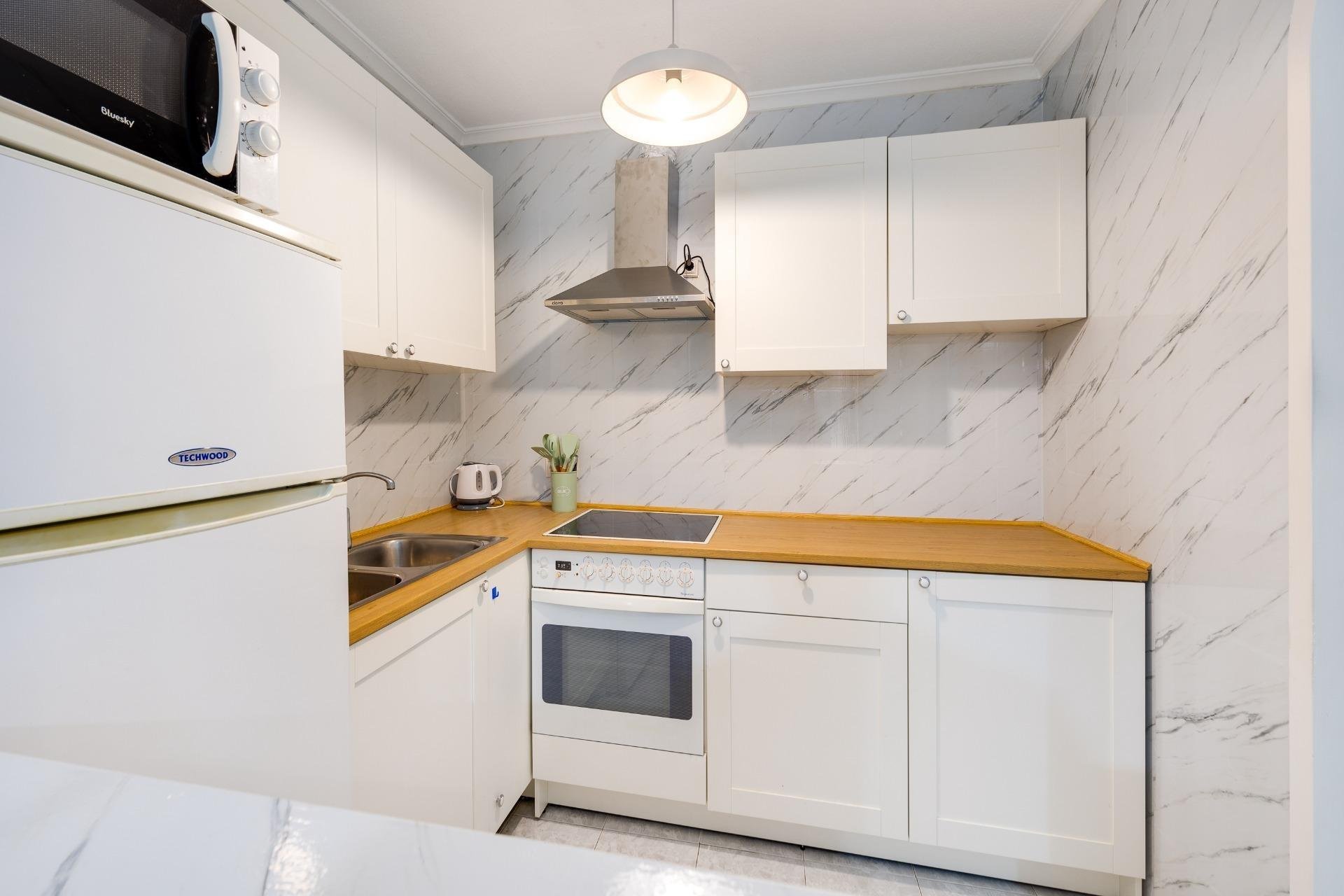 Apartment in Torrevieja, Alicante, Spain 2 bedrooms, 67 sq.m. No. 190579