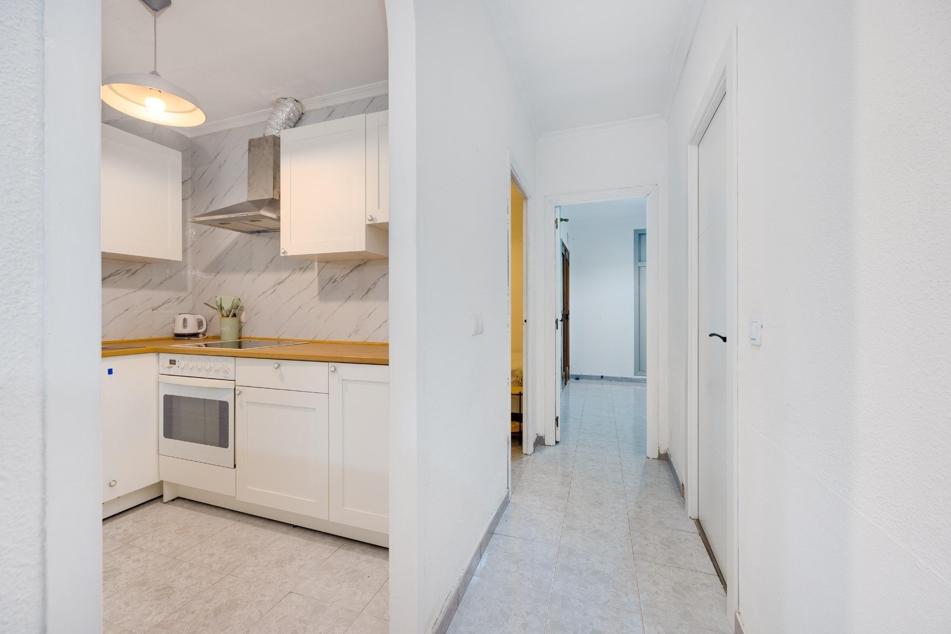Apartment in Torrevieja, Alicante, Spain 2 bedrooms, 67 sq.m. No. 190579