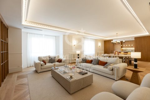 Apartment à Madrid, Espagne 4 chambres, 487 m2 No. 157586