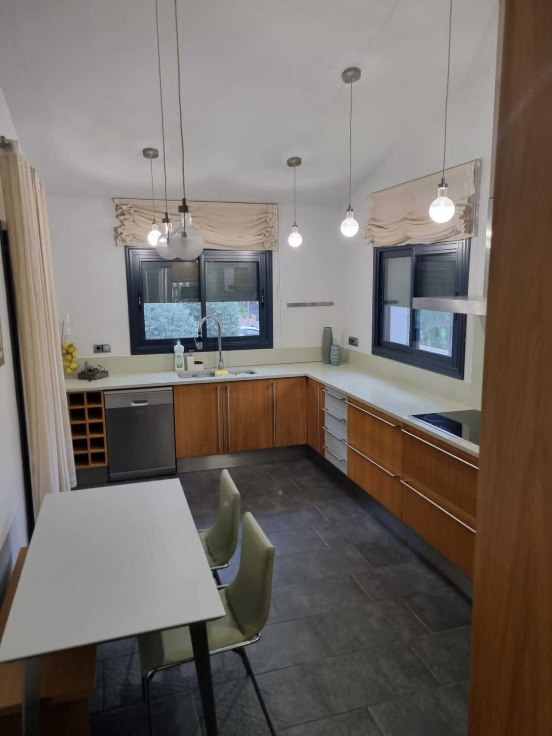 Talo Girona, Espanja 4 makuuhuonetta, 267 m2 No. 74974