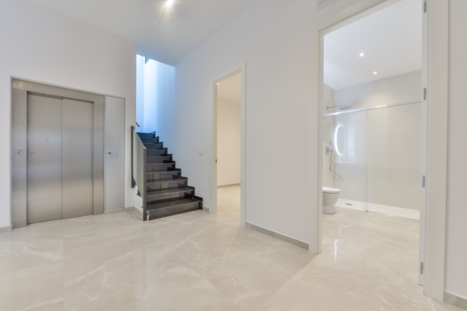 Villa a Finestrat, Alicante, Spagna 8 camere da letto, 998 mq. N° 154435