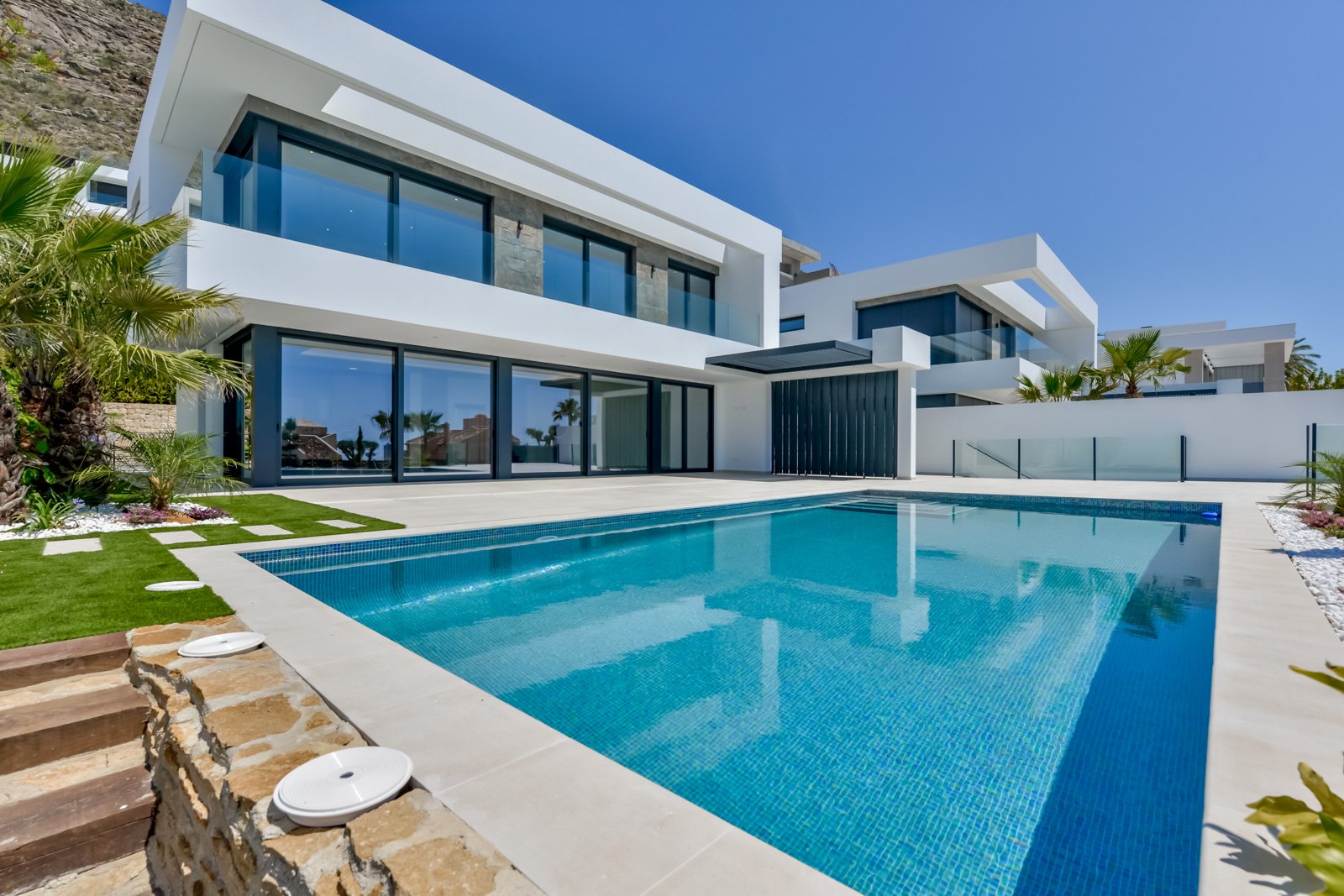 Villa a Finestrat, Alicante, Spagna 8 camere da letto, 998 mq. N° 154435