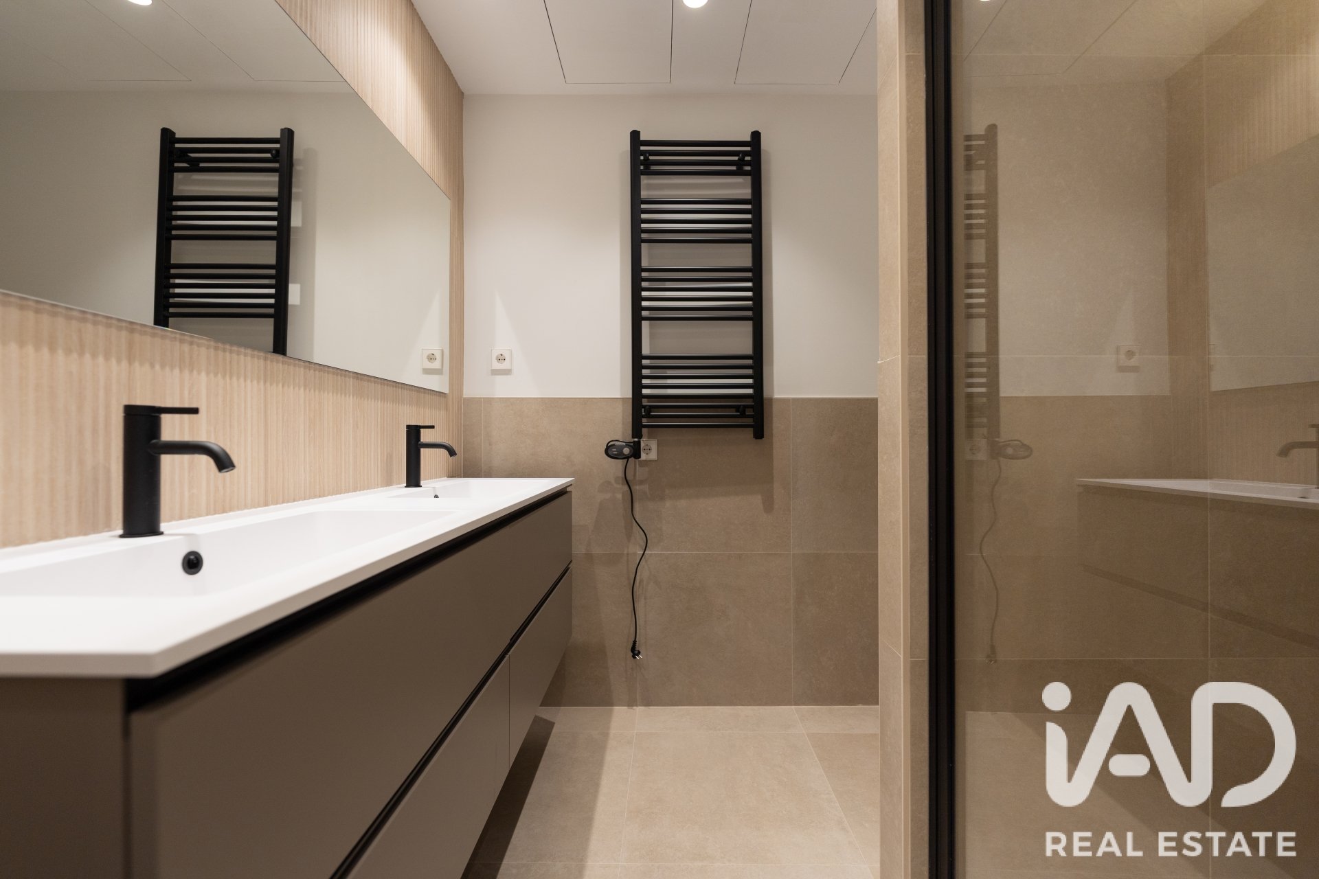 Huoneisto Madrid, Espanja 2 makuuhuonetta, 143 m2 No. 187733