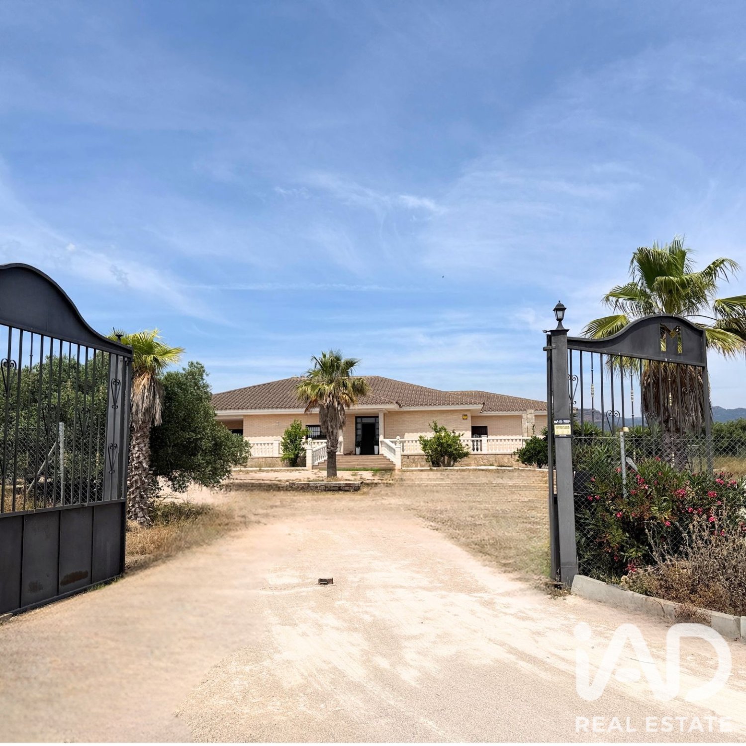 House in Mont-roig del Camp, Tarragona, Spain 5 bedrooms, 421 sq.m. No. 187731